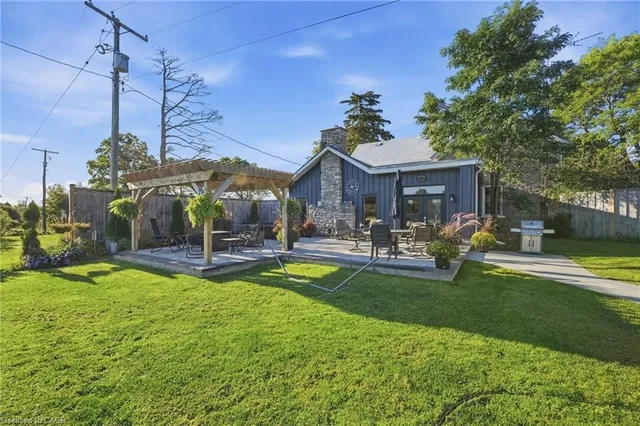 1058 Highway 8, Dundas 3
