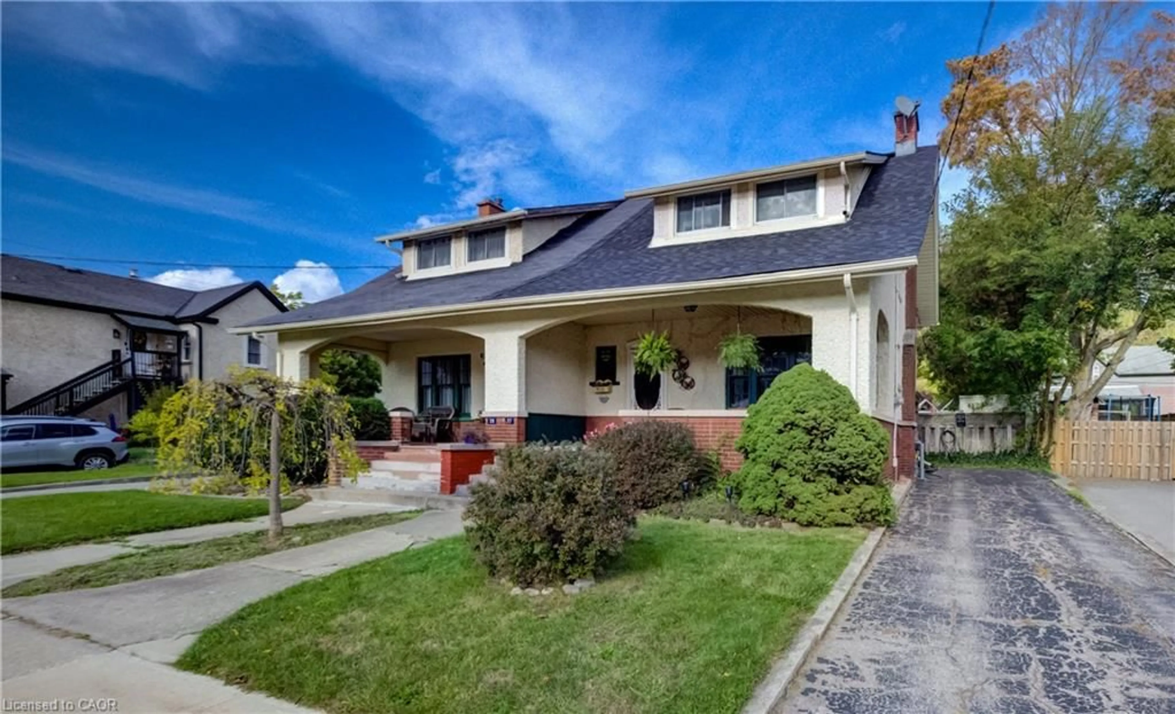 Home with brick exterior material, street for 37 Willow St, Paris Ontario N3L 2K7