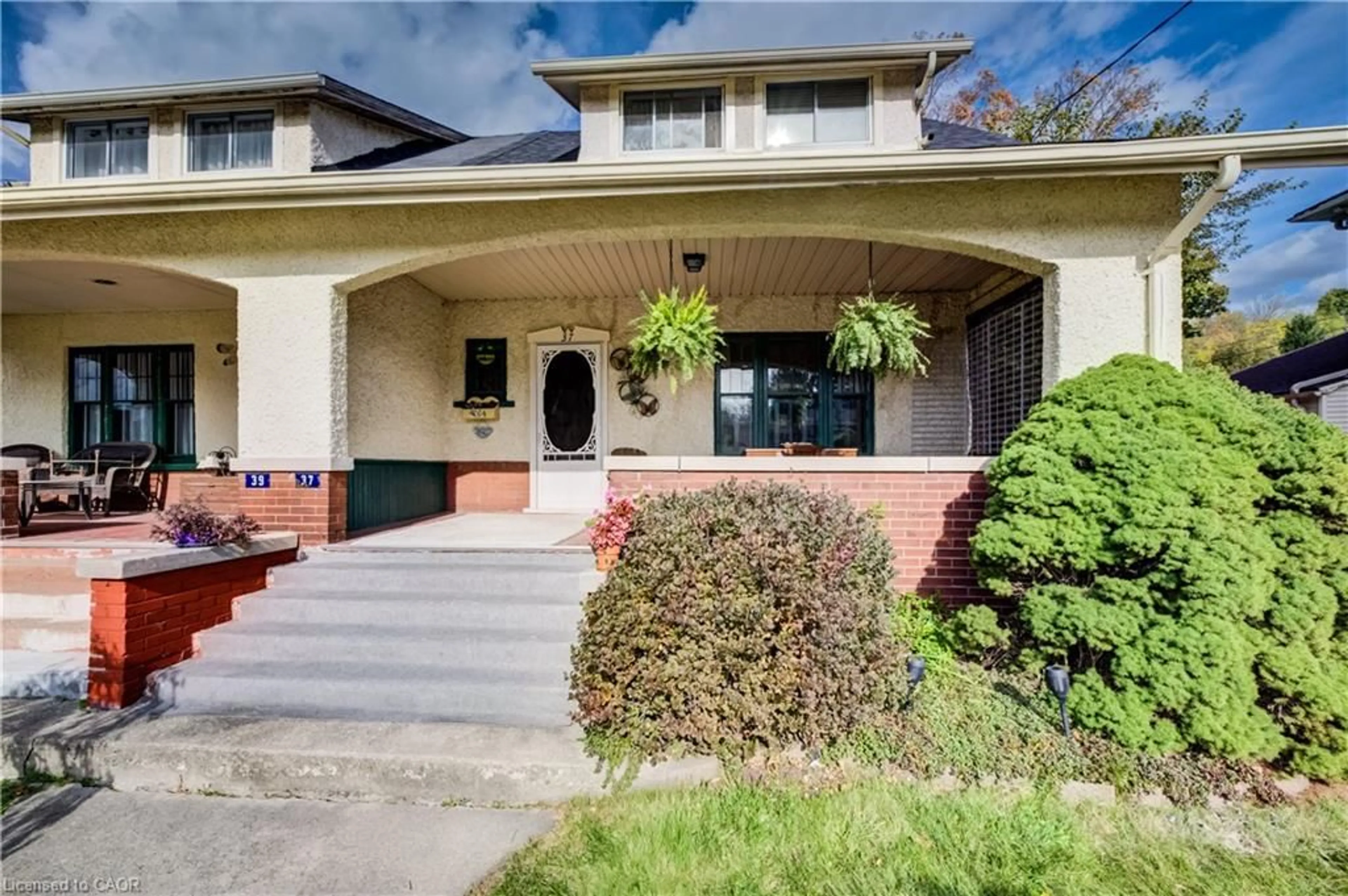 Home with brick exterior material, street for 37 Willow St, Paris Ontario N3L 2K7
