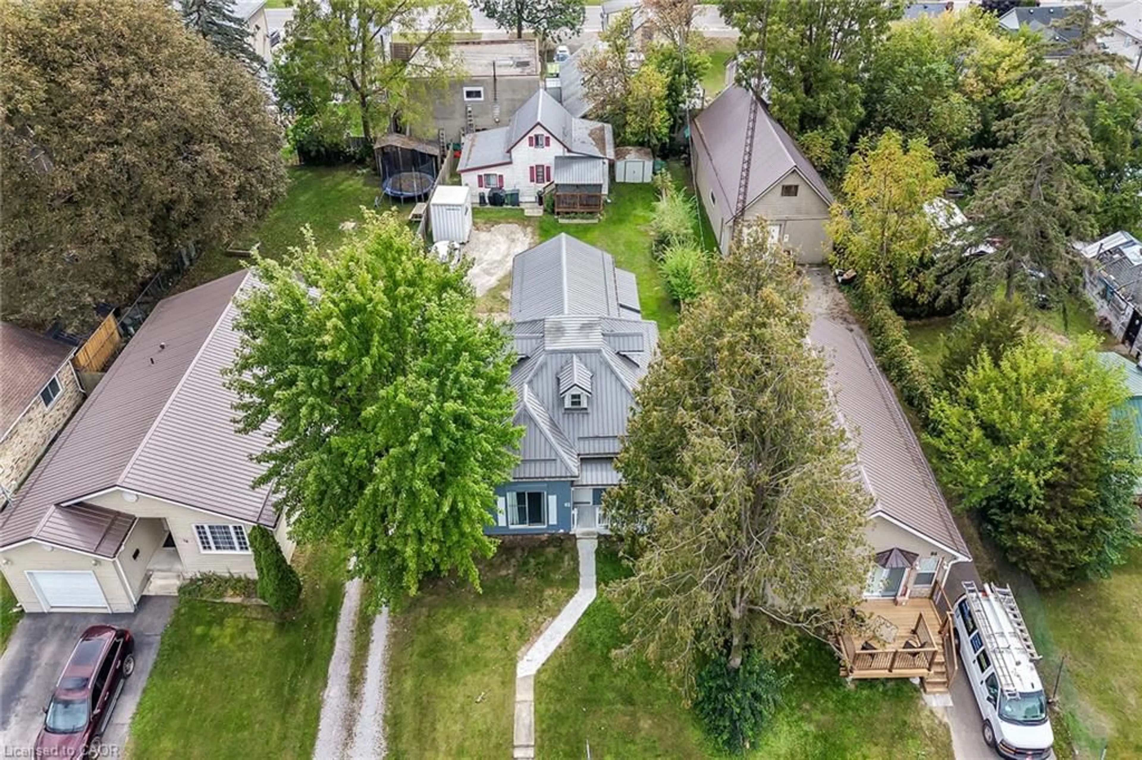 A pic from outside/outdoor area/front of a property/back of a property/a pic from drone, street for 80-82 Ann St, Delhi Ontario N4B 1H5