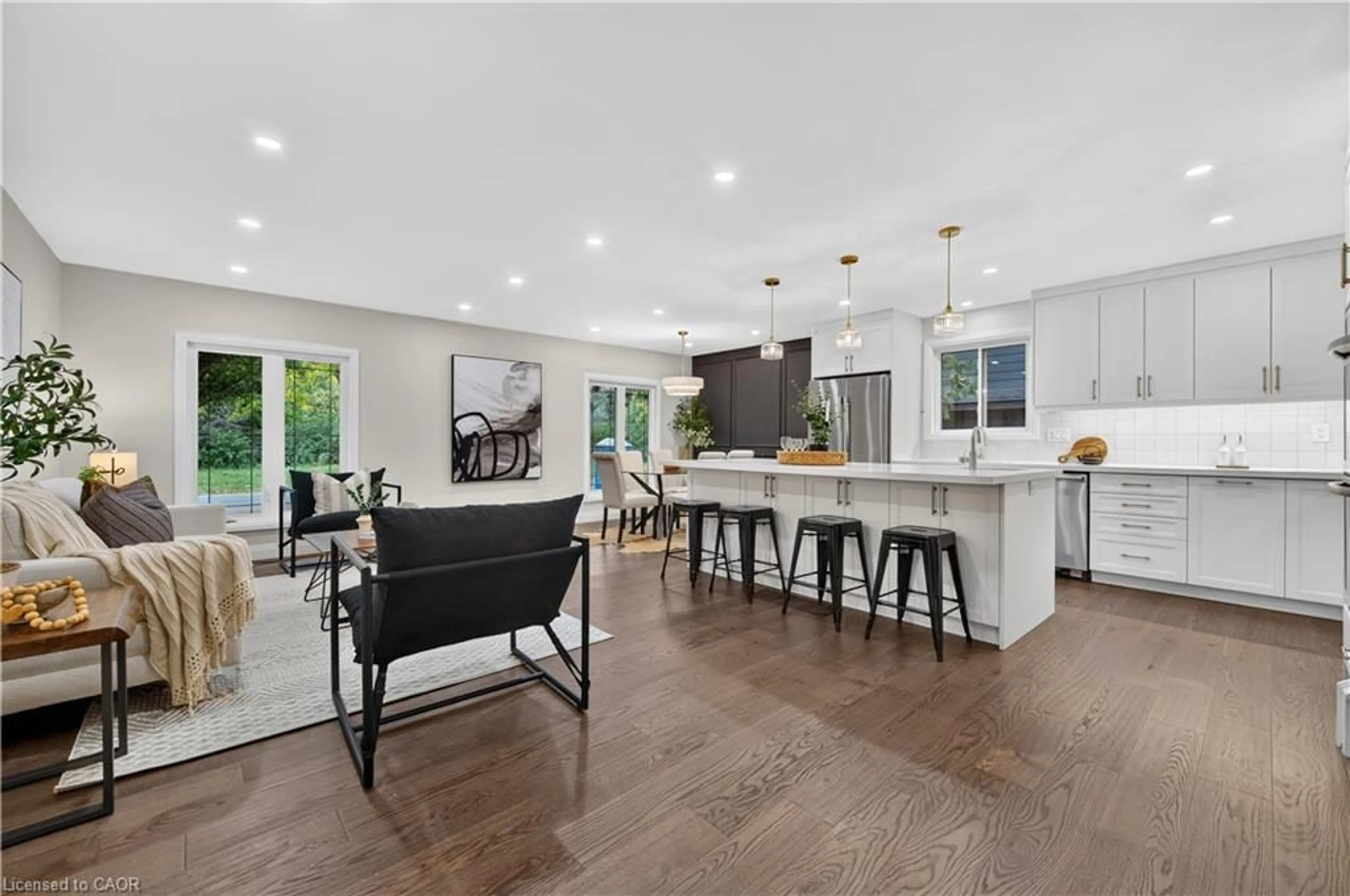 Open concept kitchen, unknown for 4 Woodcrest Dr, Grimsby Ontario L3M 1C4