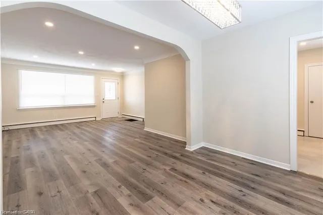 499 East 16th St, Hamilton 5