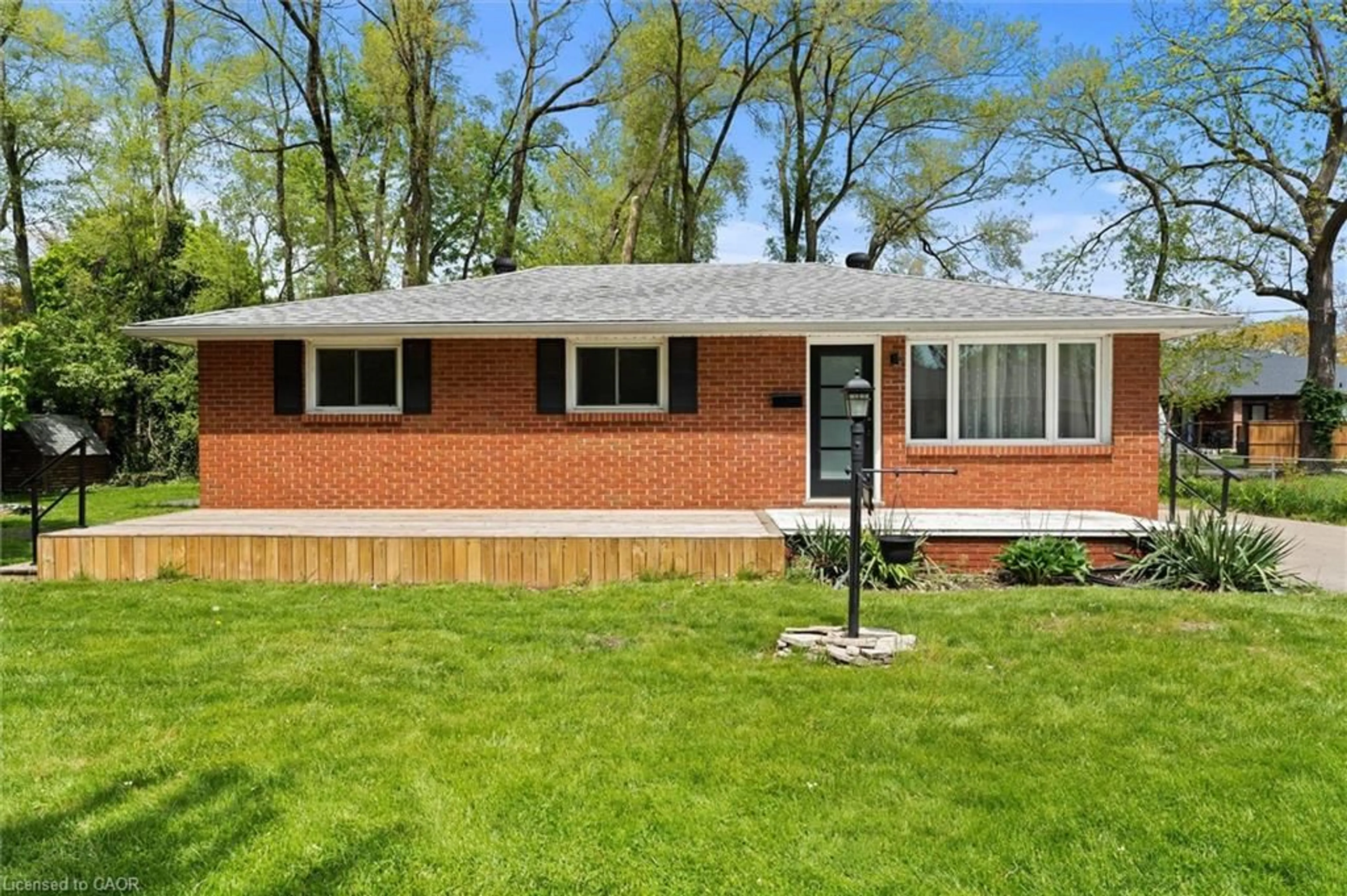 Home with brick exterior material, street for 85 Riverview Ave, LaSalle Ontario N9J 1Z9