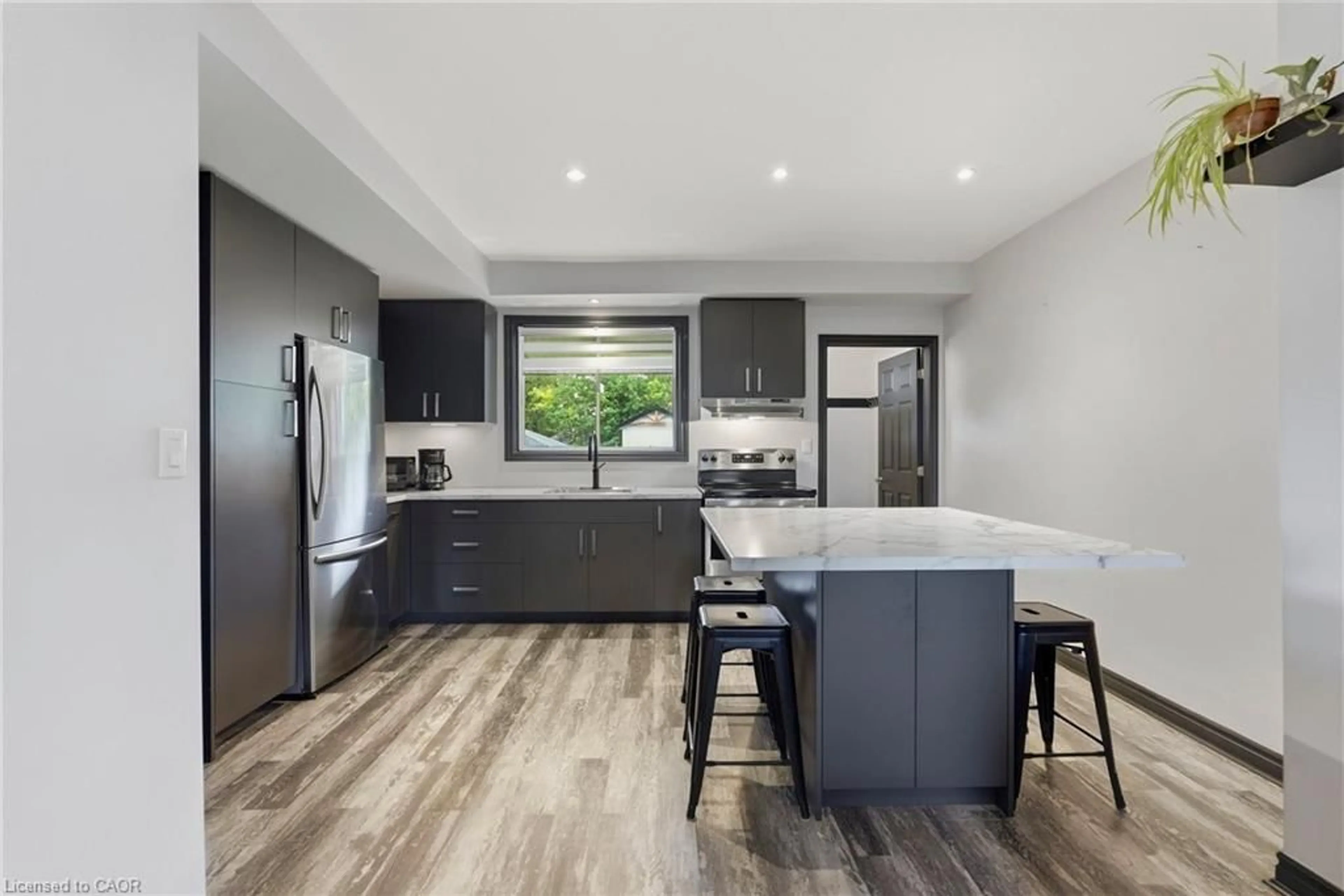 Open concept kitchen, unknown for 197 Lincoln St, Welland Ontario L3B 4M8