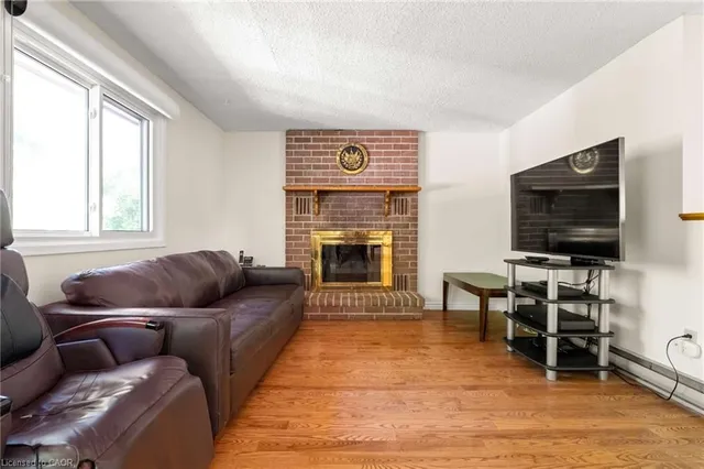 121 Imperial Rd, Guelph 5