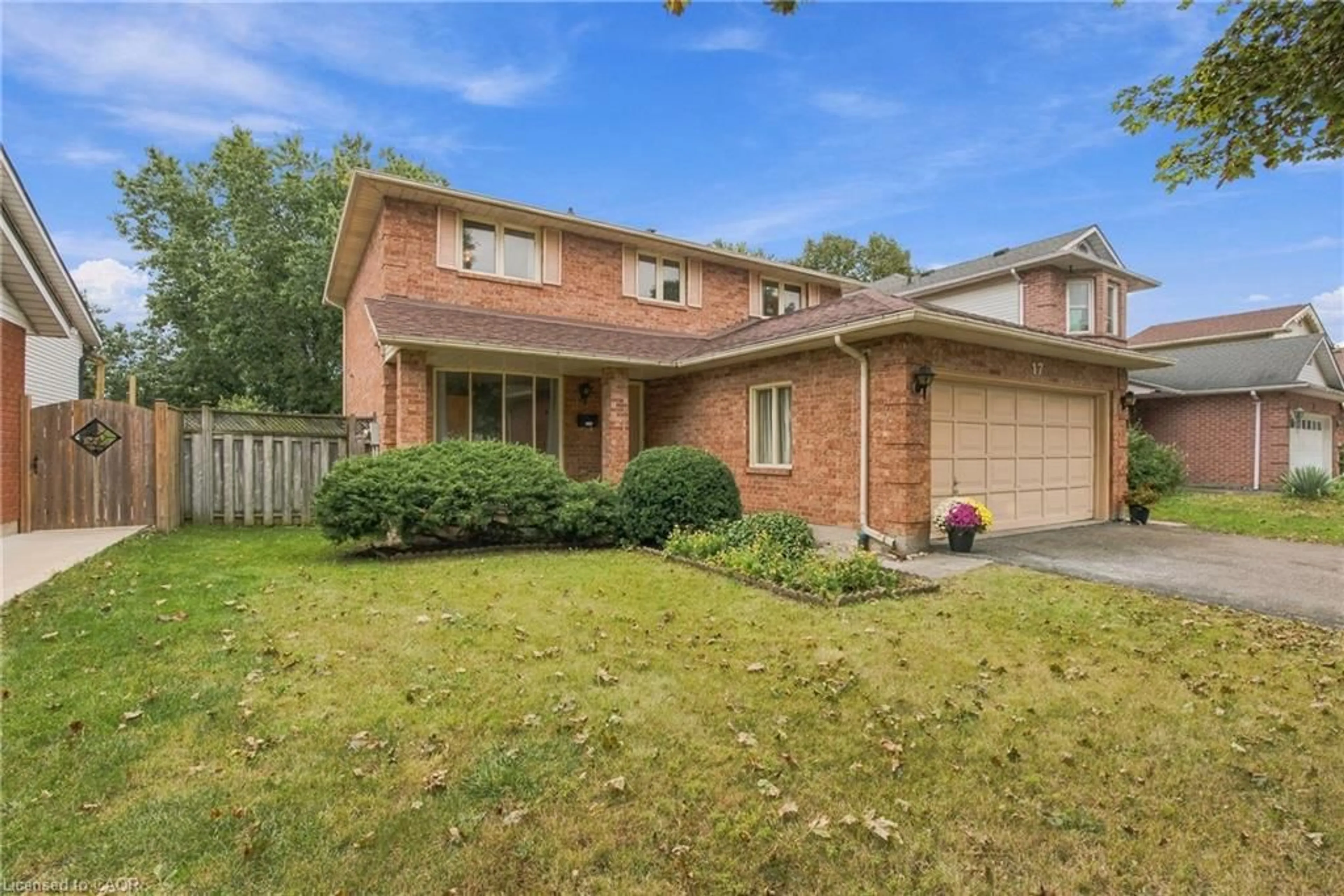 Home with brick exterior material, street for 17 Farmington Dr, St. Catharines Ontario L2S 3E8