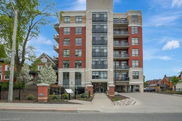 399 Queen St #101, Kitchener 4