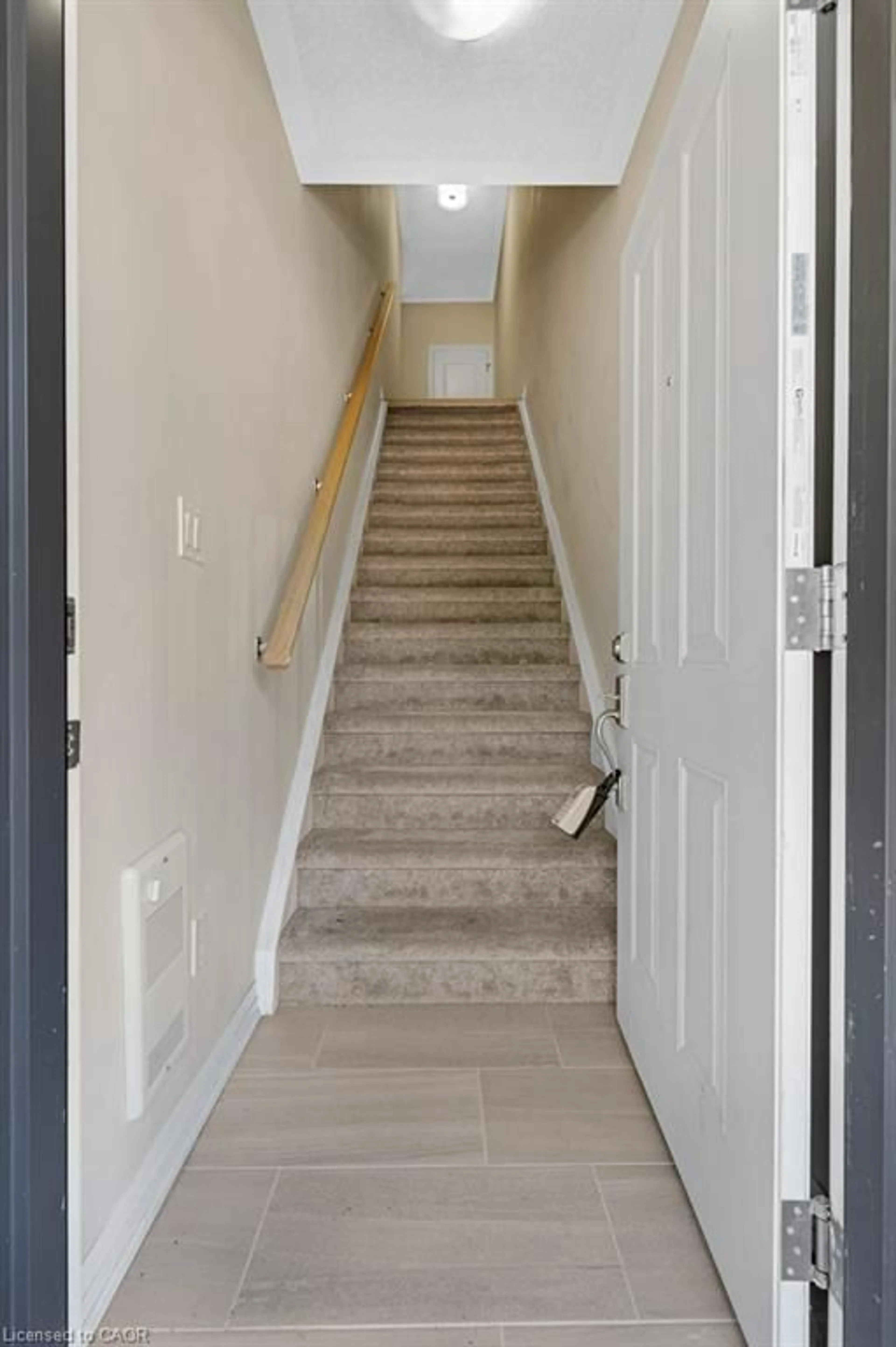 Stairs for 25 Isherwood Ave #68, Cambridge Ontario N1R 0E2