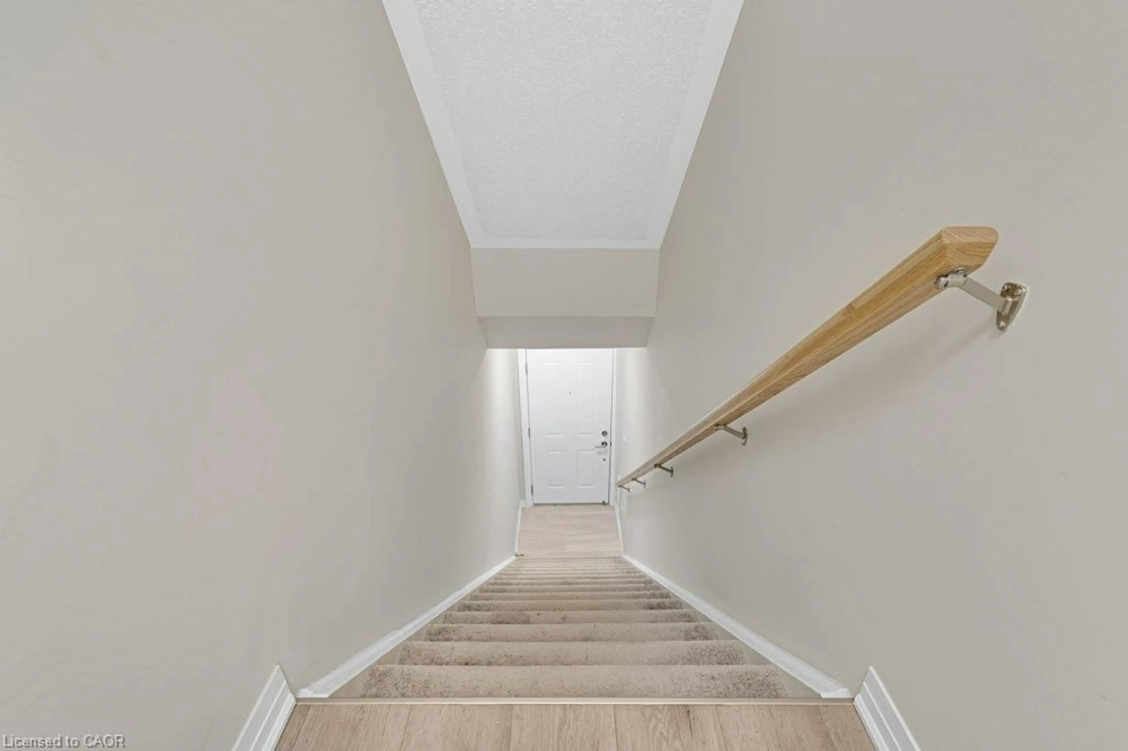 Stairs for 25 Isherwood Ave #68, Cambridge Ontario N1R 0E2