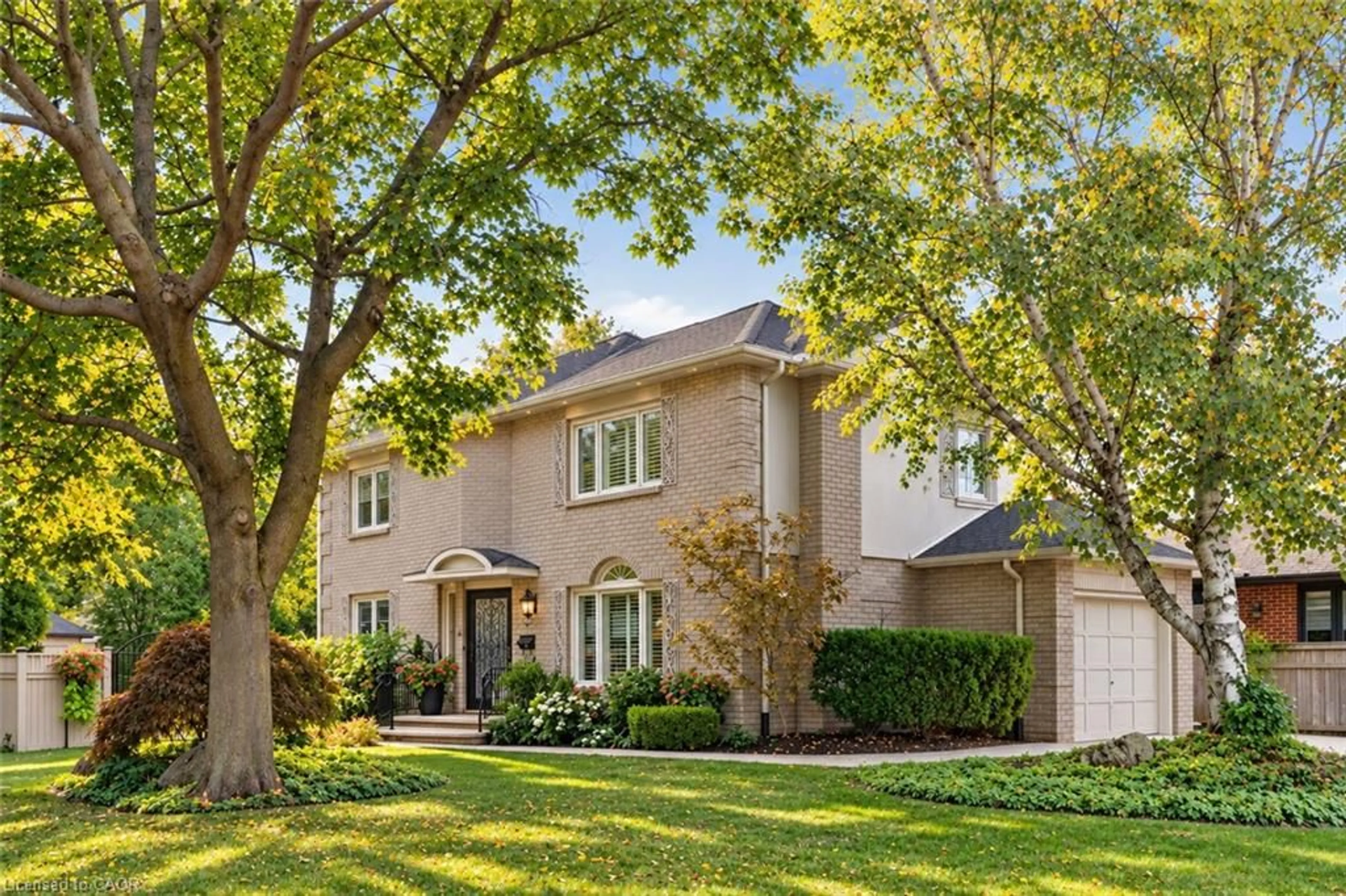 Home with vinyl exterior material, street for 1259 Nathaniel Cres, Burlington Ontario L7S 2A9