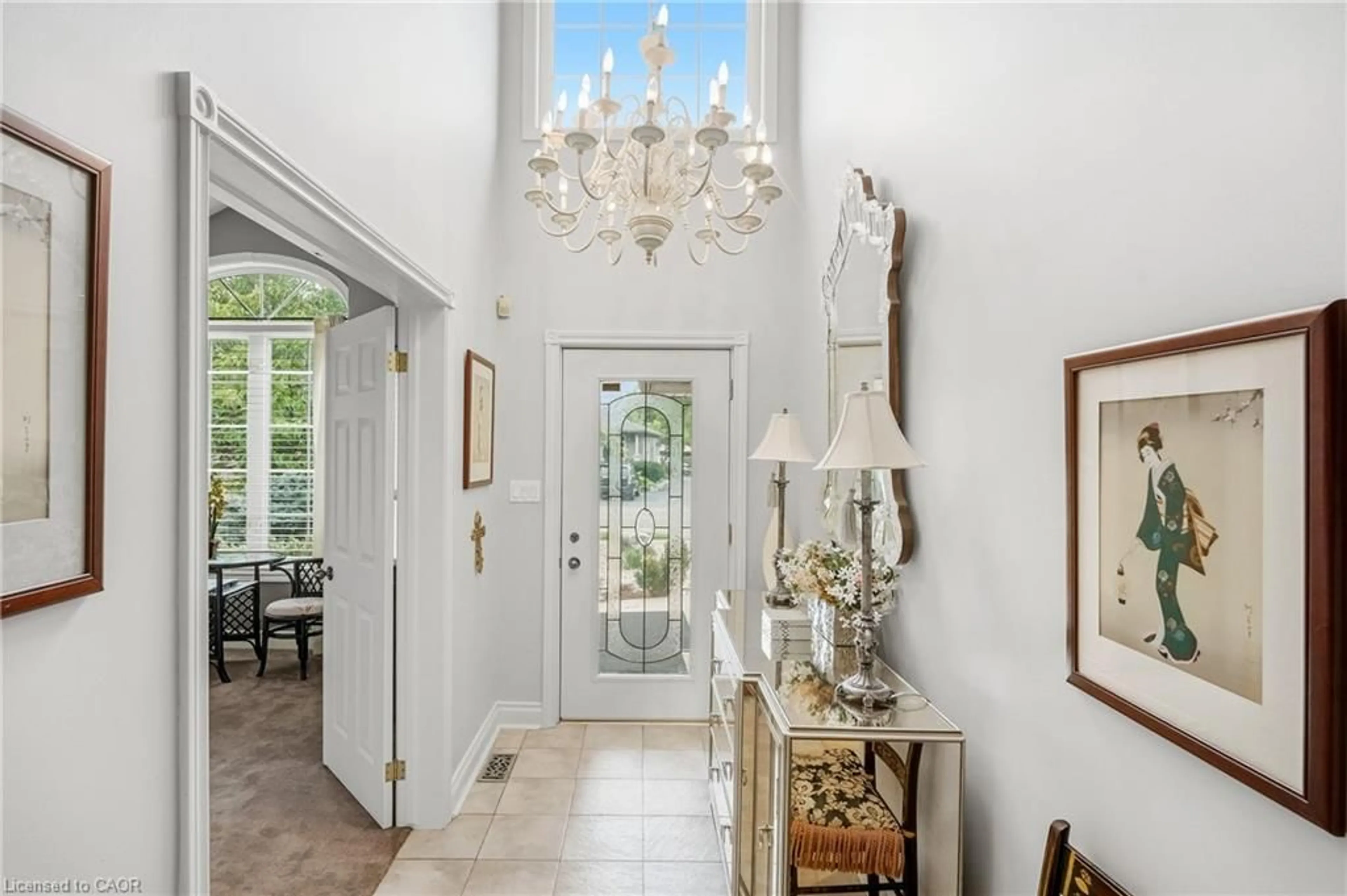 Indoor entryway for 505 Albany St, Fort Erie Ontario L2A 6C6