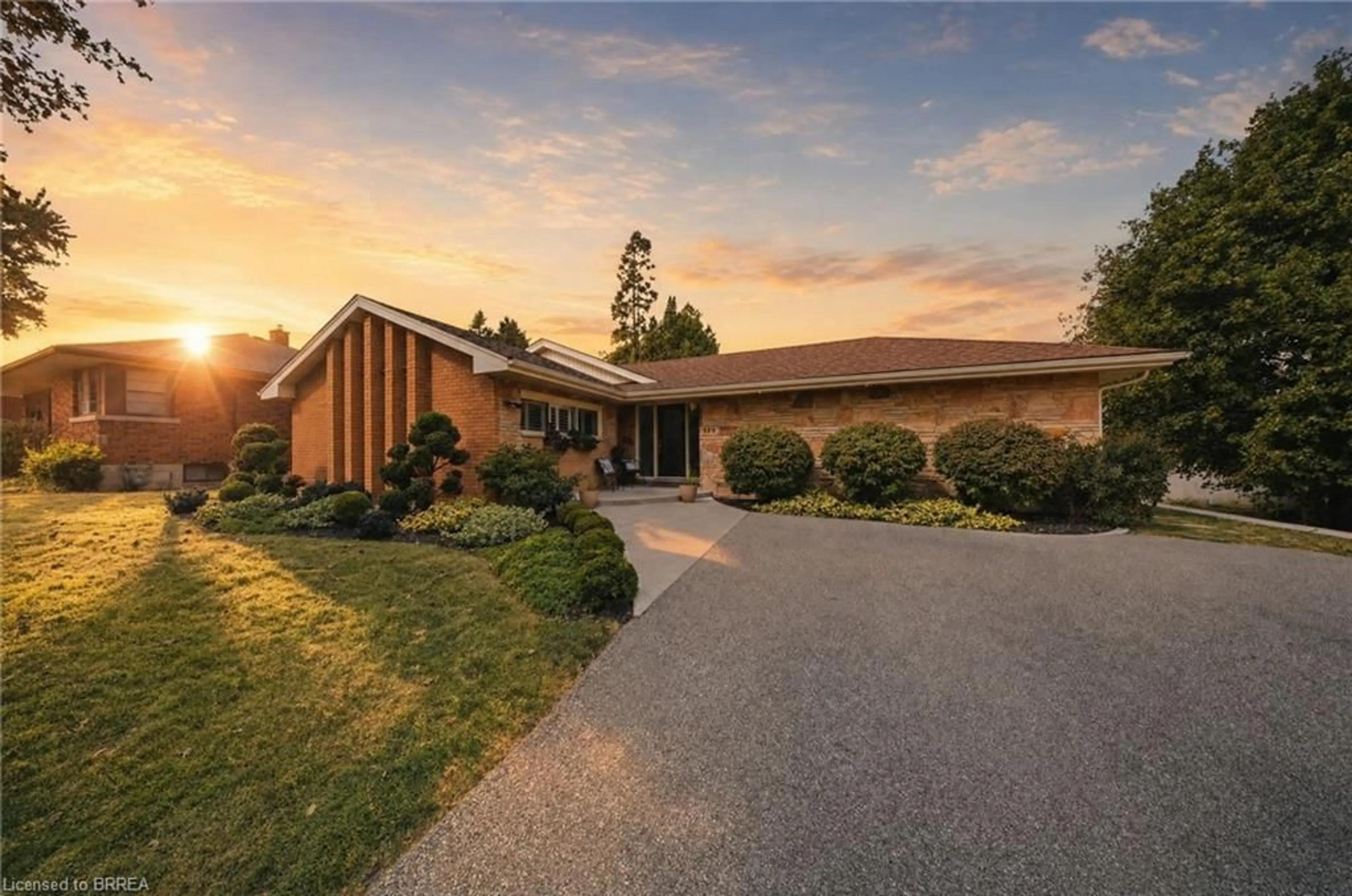 Home with brick exterior material, unknown for 129 Tranquility St, Brantford Ontario N3R 3H9