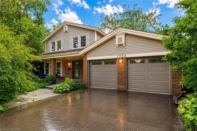 1320 Monmouth Dr, Burlington
