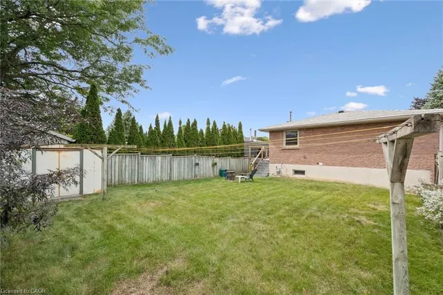 121 Nathaniel Cres, Kitchener 3