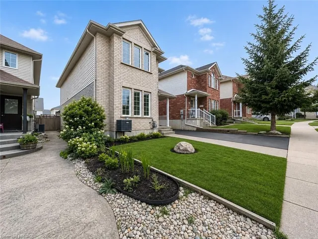 424 Wake Robin Cres, Kitchener 3