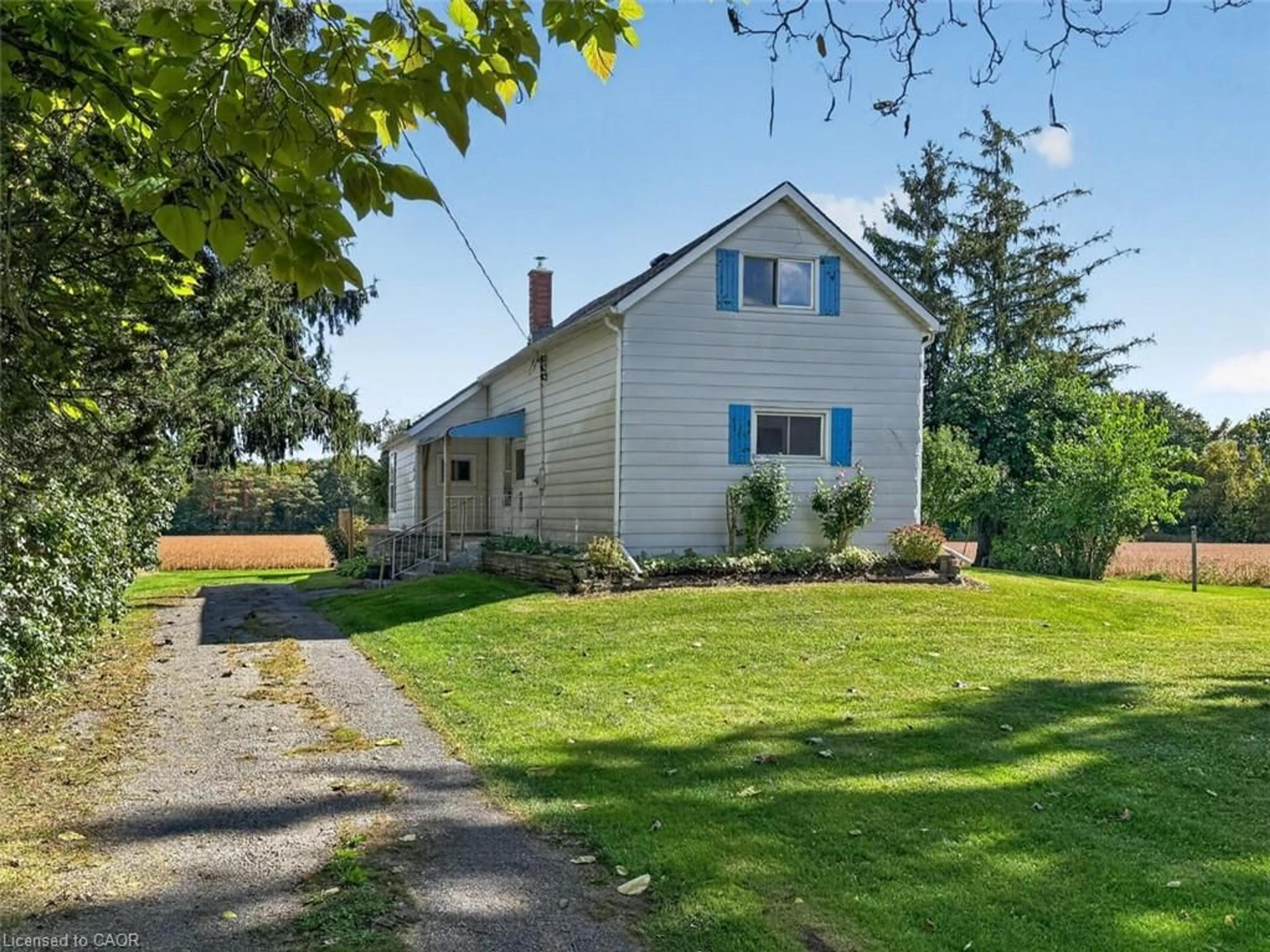 A pic from outside/outdoor area/front of a property/back of a property/a pic from drone, street for 2644 Cockshutt Rd, Waterford Ontario N0E 1Y0