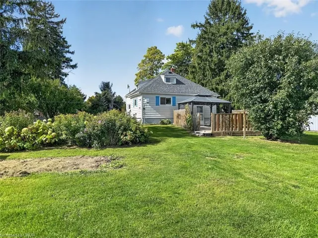 2644 Cockshutt Rd, Waterford 3