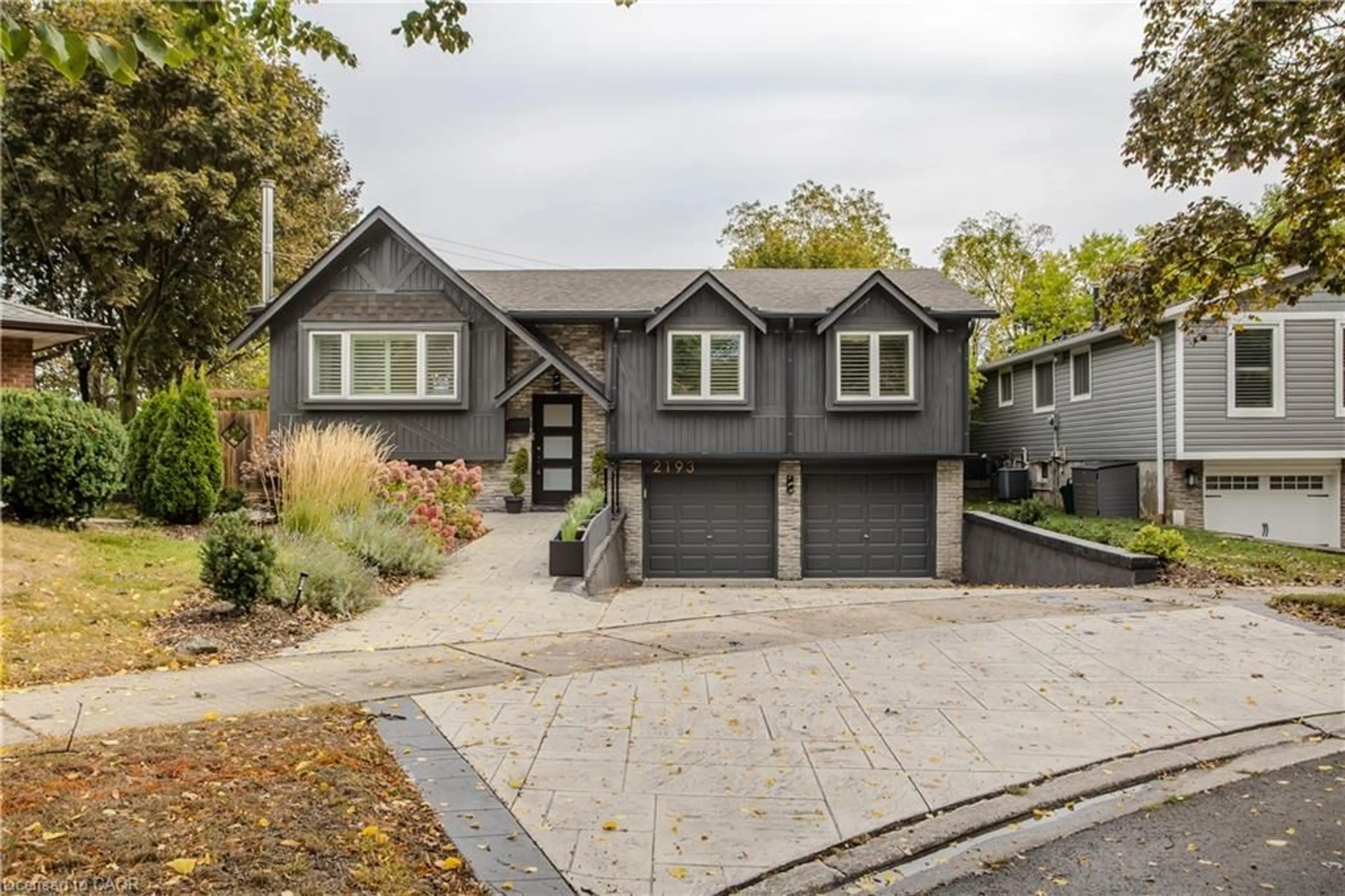 Home with brick exterior material, street for 2193 Lancaster Cres, Burlington Ontario L7P 3G4