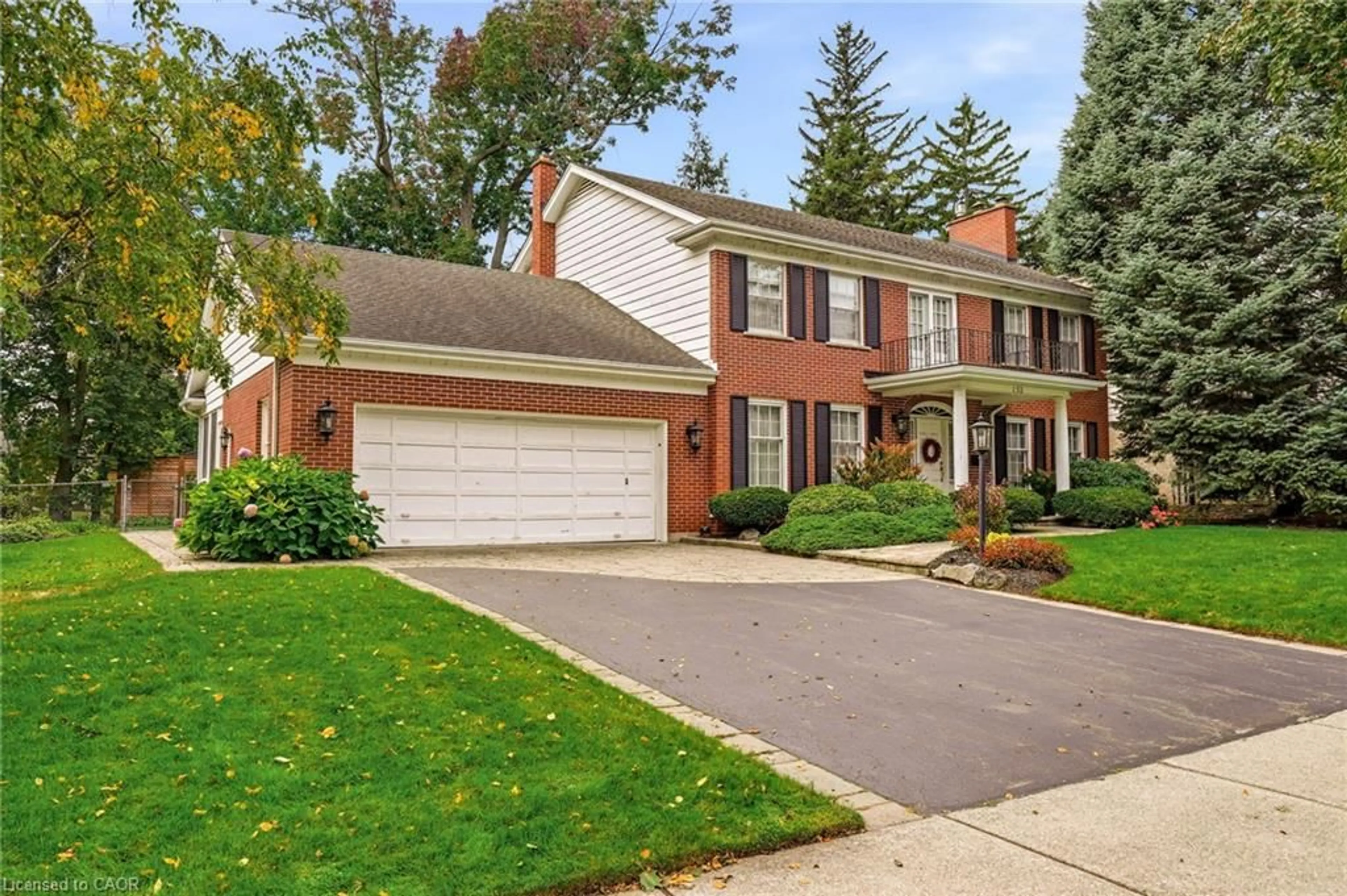 Home with brick exterior material, street for 152 Breckondale Crt, Burlington Ontario L7N 1X7