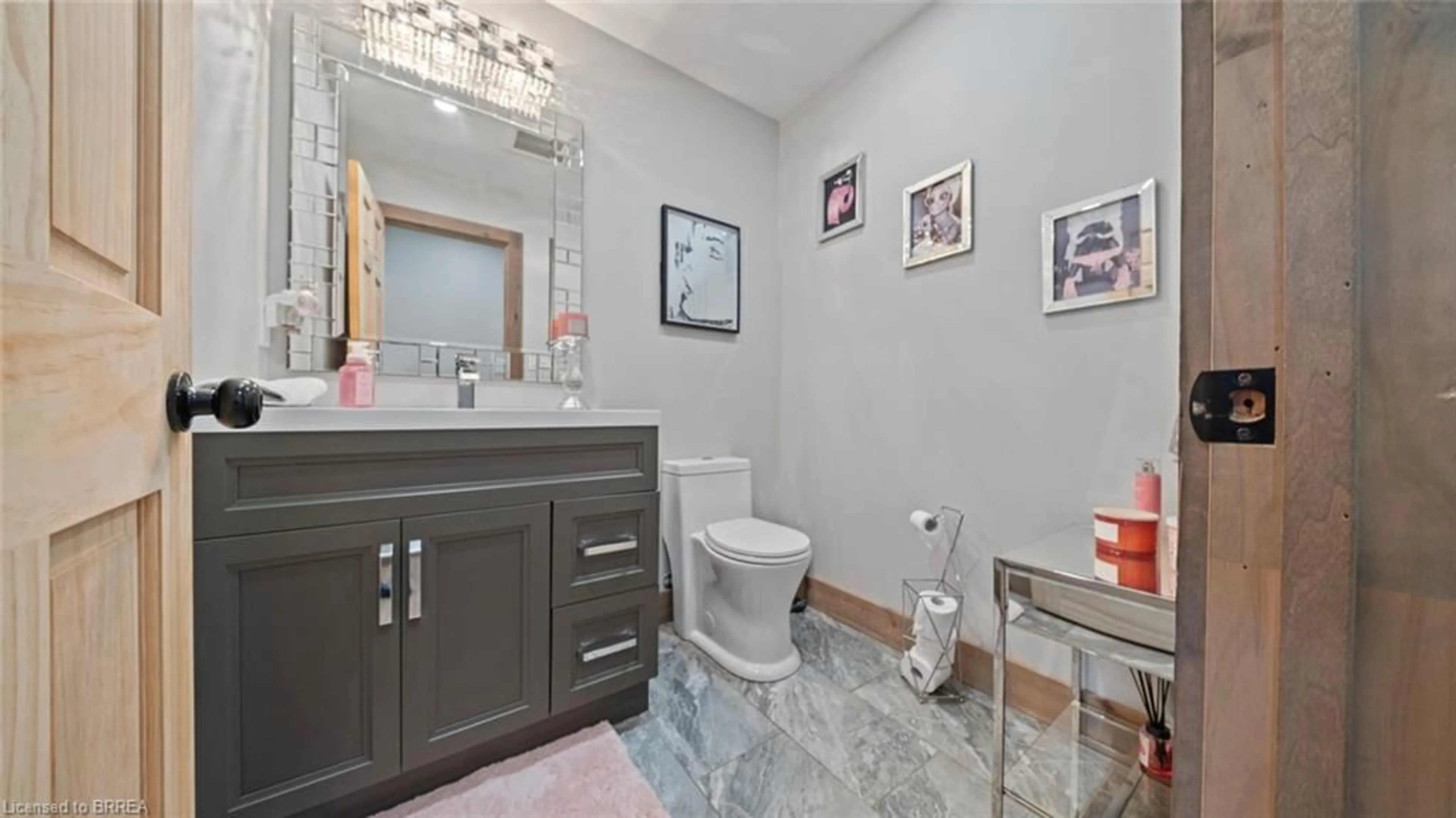 Standard bathroom, ceramic/tile floor for 6 Kings Lane, Scotland Ontario N0E 1R0