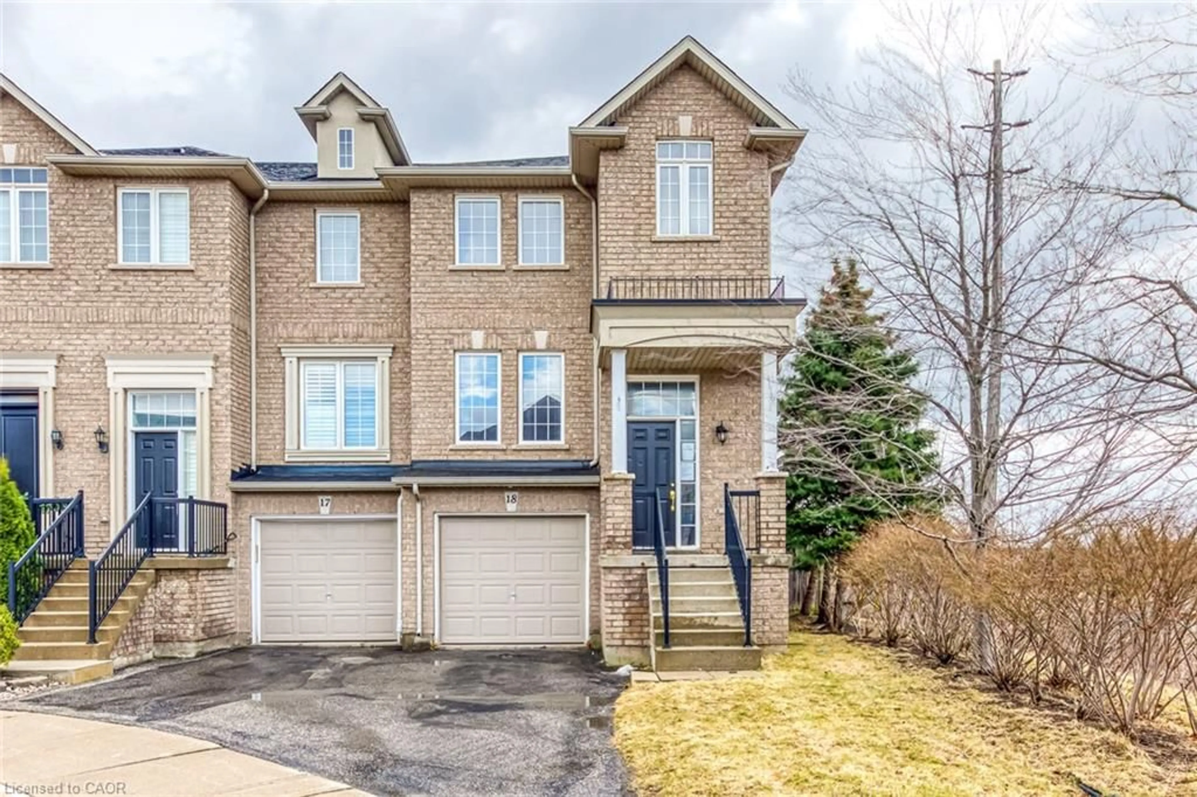 Home with brick exterior material, street for 2280 Baronwood Dr #18, Oakville Ontario L6M 5J8