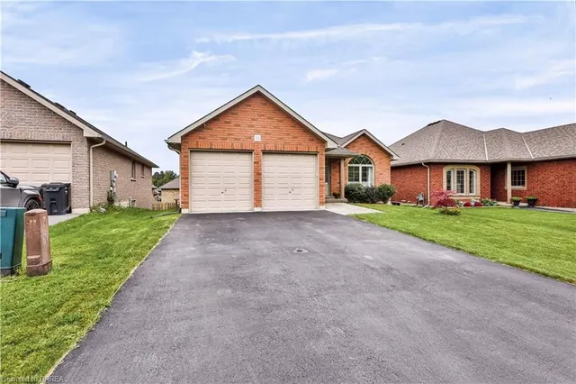 62 Redbud Cres, Simcoe 2