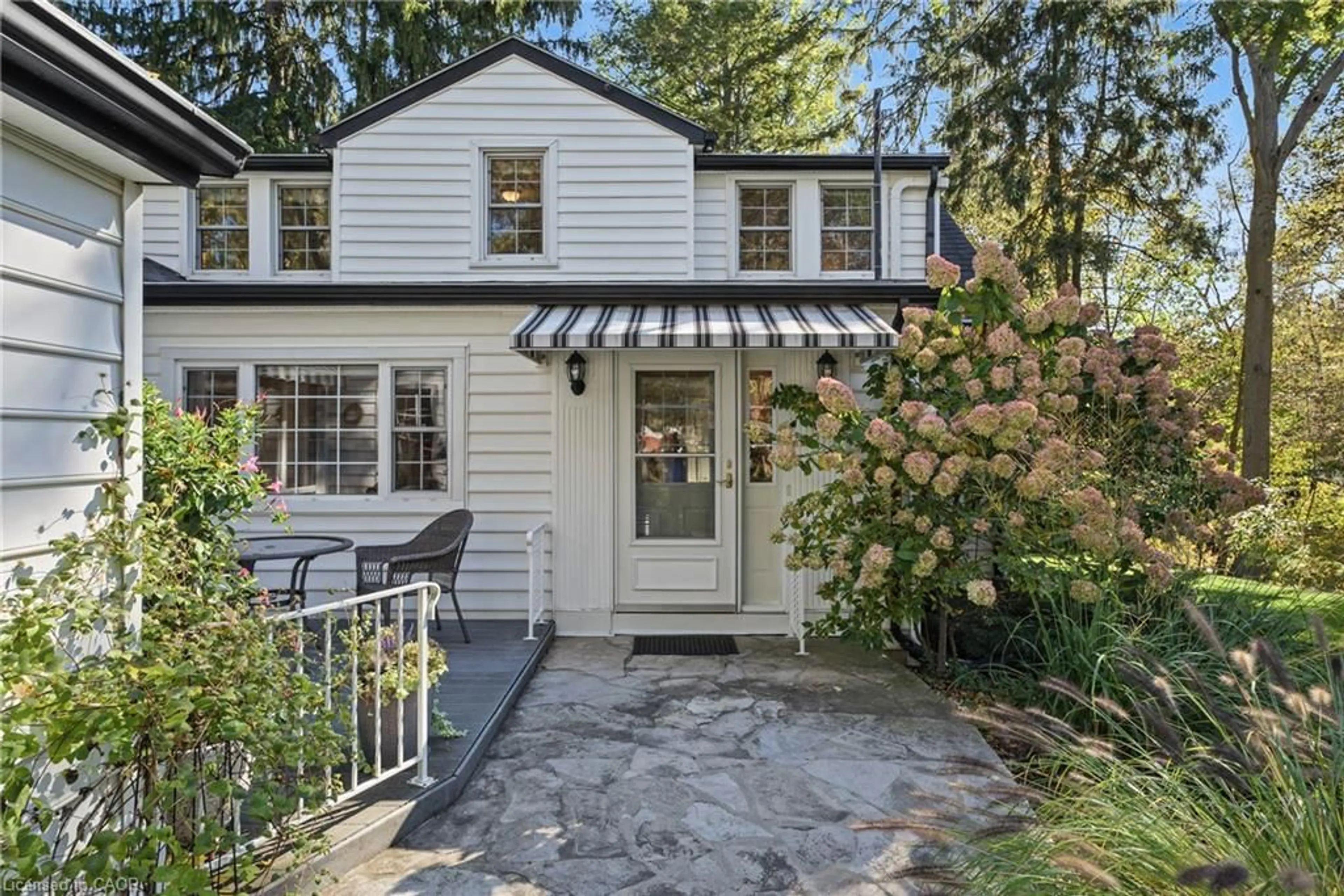 Home with vinyl exterior material, street for 17 Morgan St, Port Dover Ontario N0A 1N0