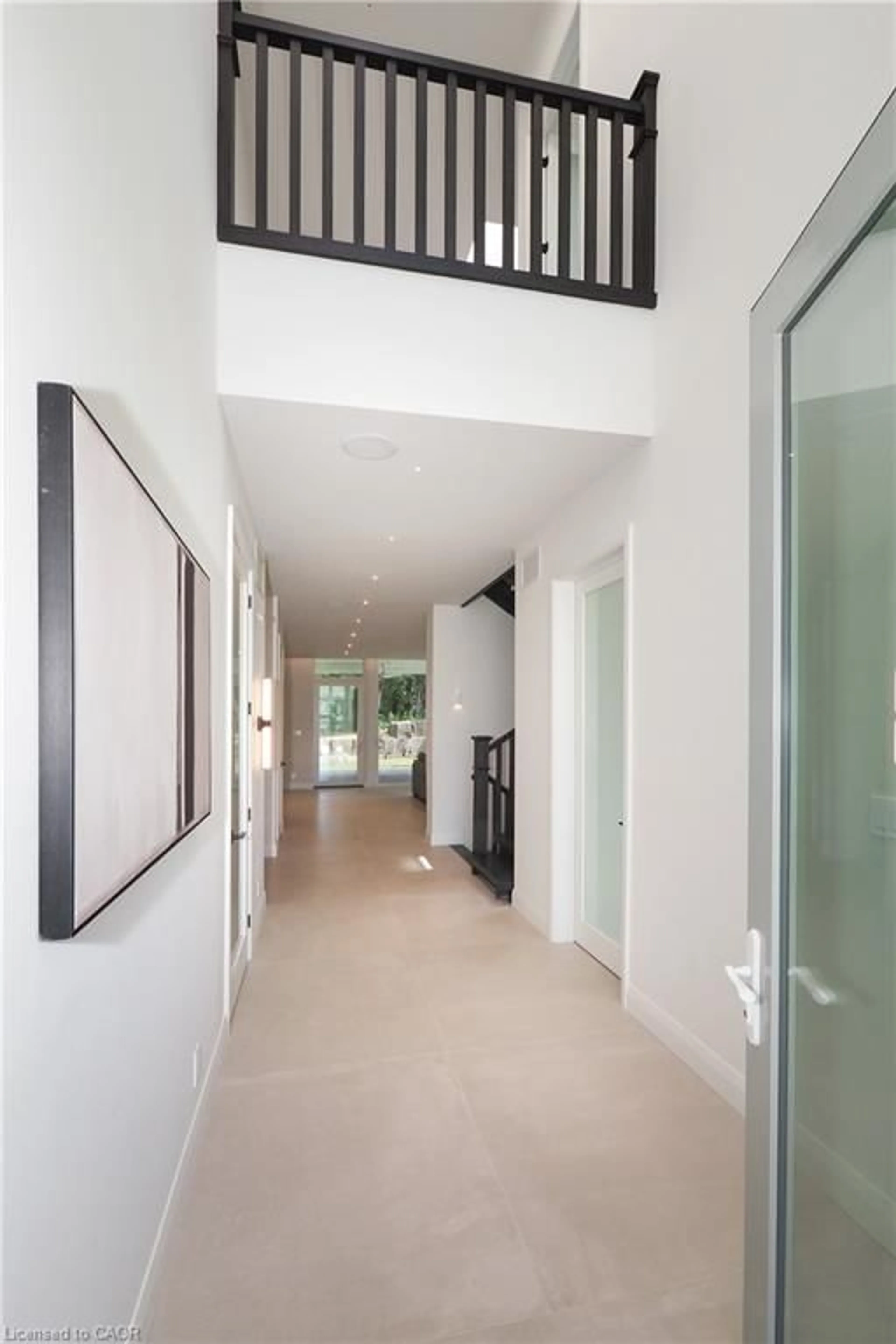 Indoor foyer for 560 Werni Crt, Waterloo Ontario N2V 2S7