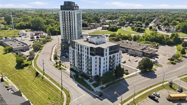 7 Erie Ave #202, Brantford 2