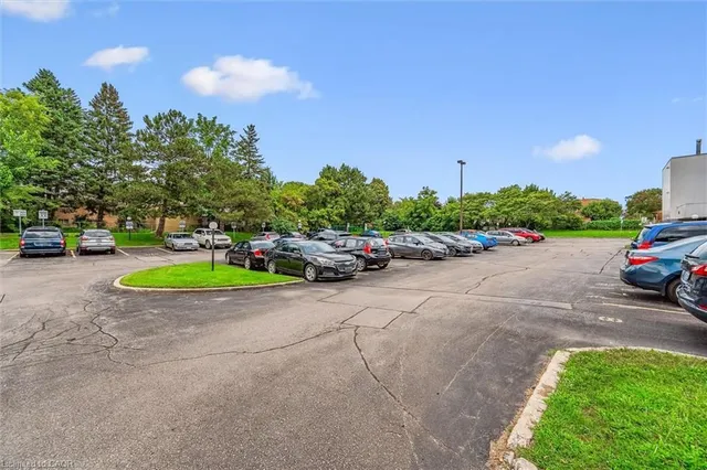 65 Silvercreek Pky #404, Guelph 2