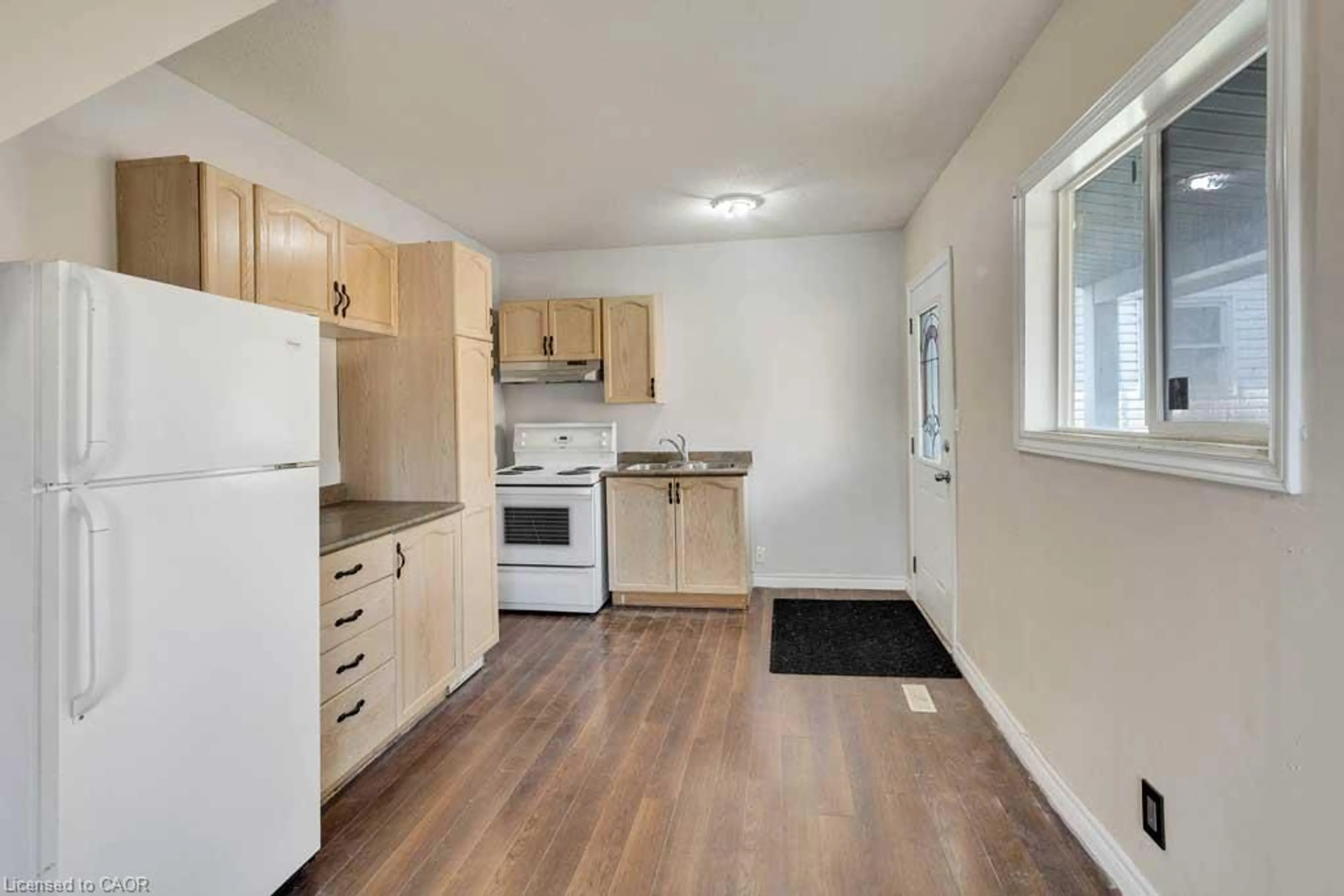Standard kitchen, unknown for 797 Hamilton Rd, London Ontario N5Z 1V2