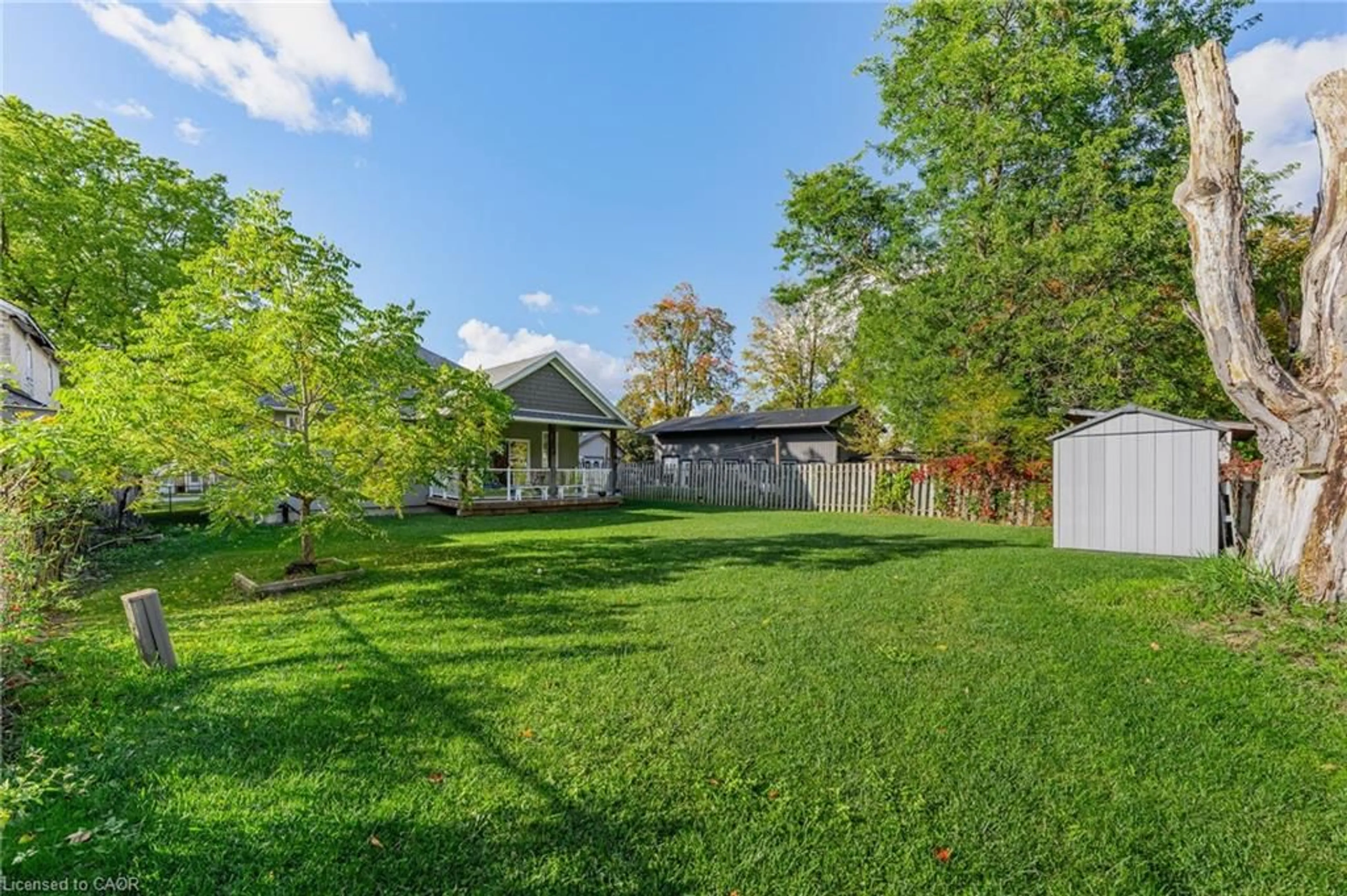 A pic from outside/outdoor area/front of a property/back of a property/a pic from drone, unknown for 335 Turnberry St, Brussels Ontario N0G 1H0