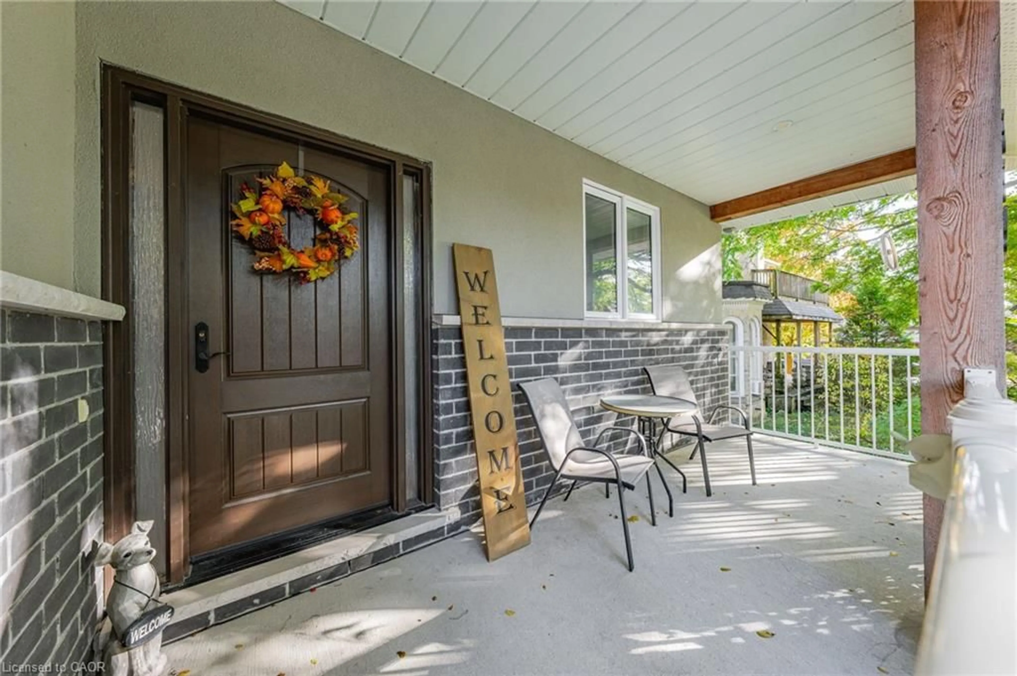 Indoor entryway for 335 Turnberry St, Brussels Ontario N0G 1H0