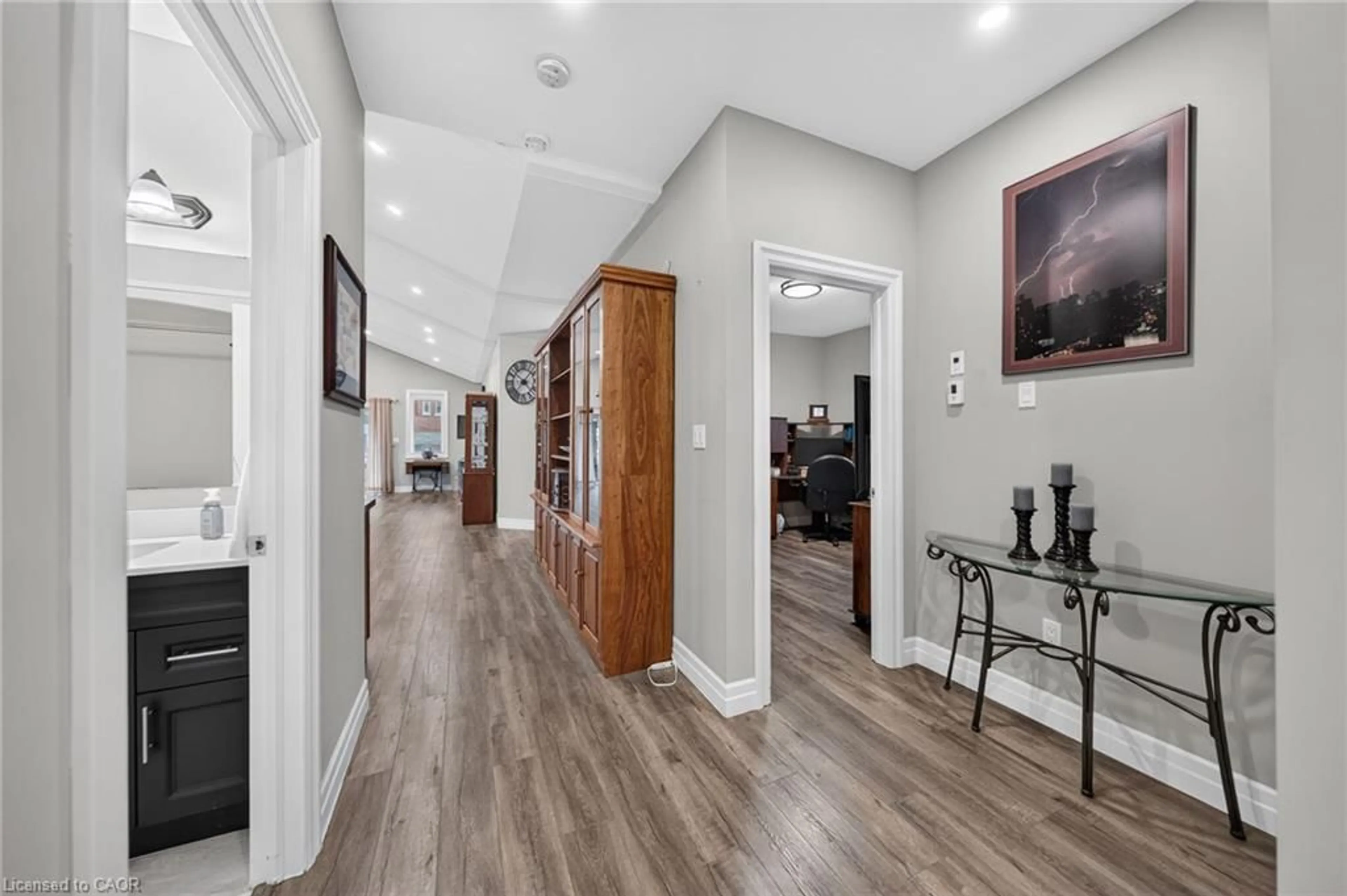 Indoor entryway for 335 Turnberry St, Brussels Ontario N0G 1H0