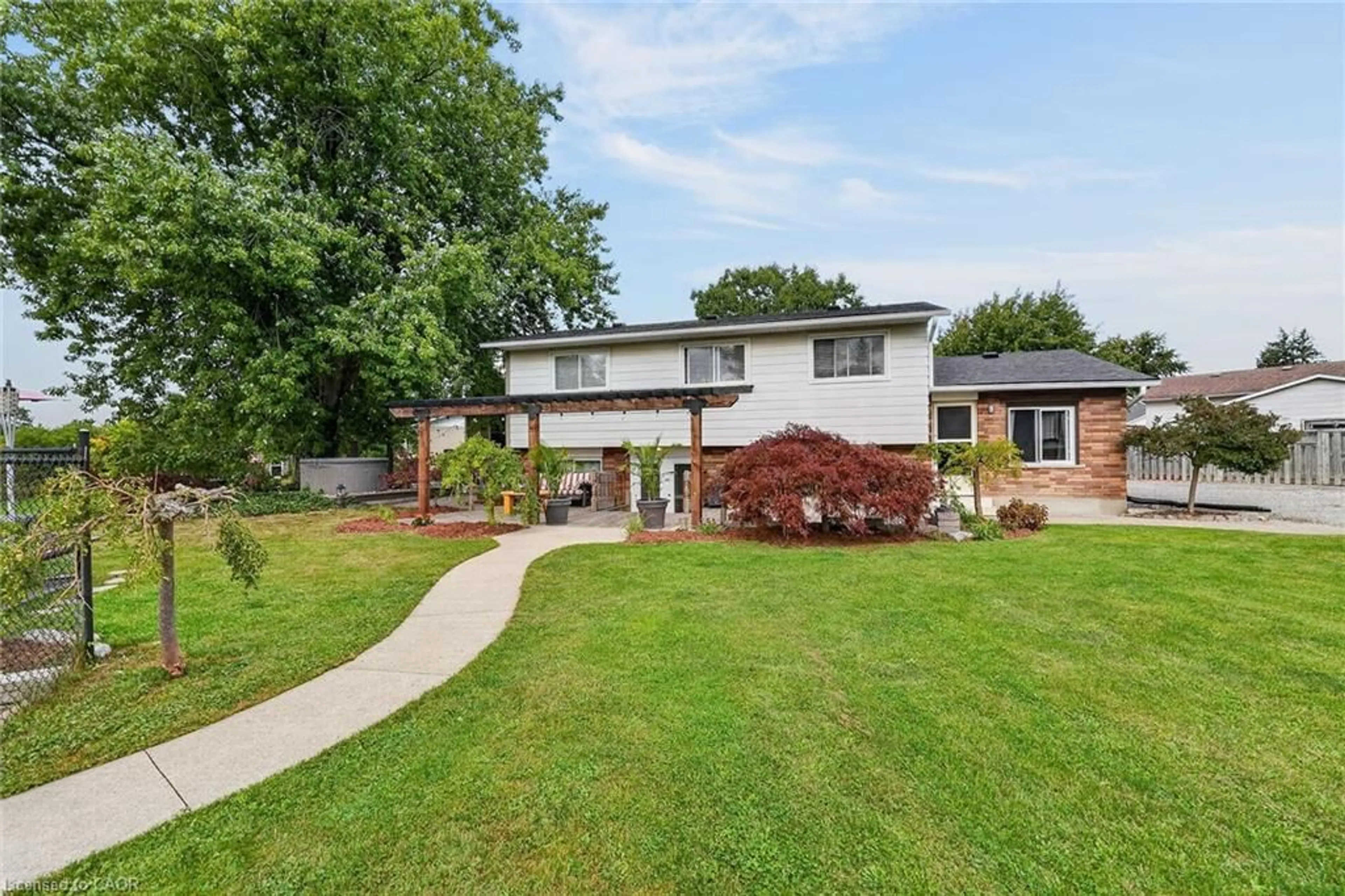 Home with brick exterior material, street for 172 Morgan Ave, Smithville Ontario L0R 2A0
