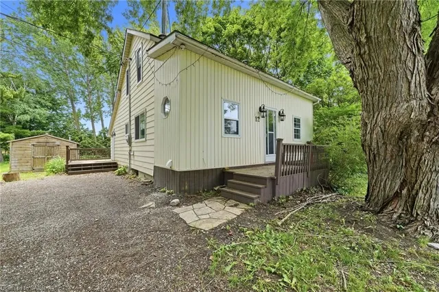 12 Argyle St, Tiverton 3