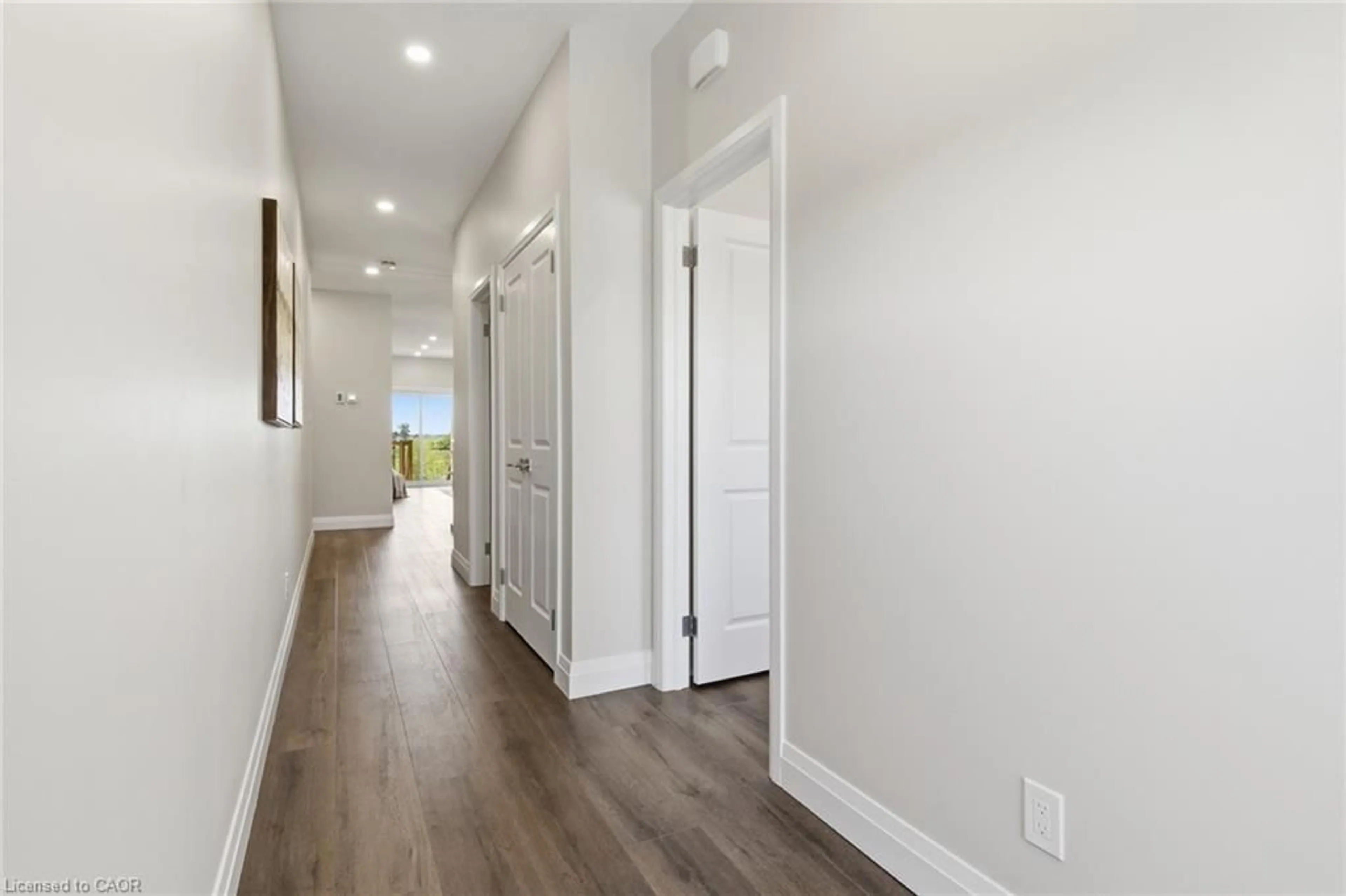 Indoor entryway for 29 Weymouth St #27, Elmira Ontario N3B 0G3