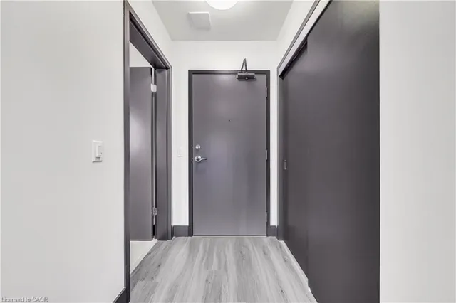 121 King St #605, Hamilton 5