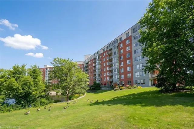 30 Blue Springs Dr #307, Waterloo 3