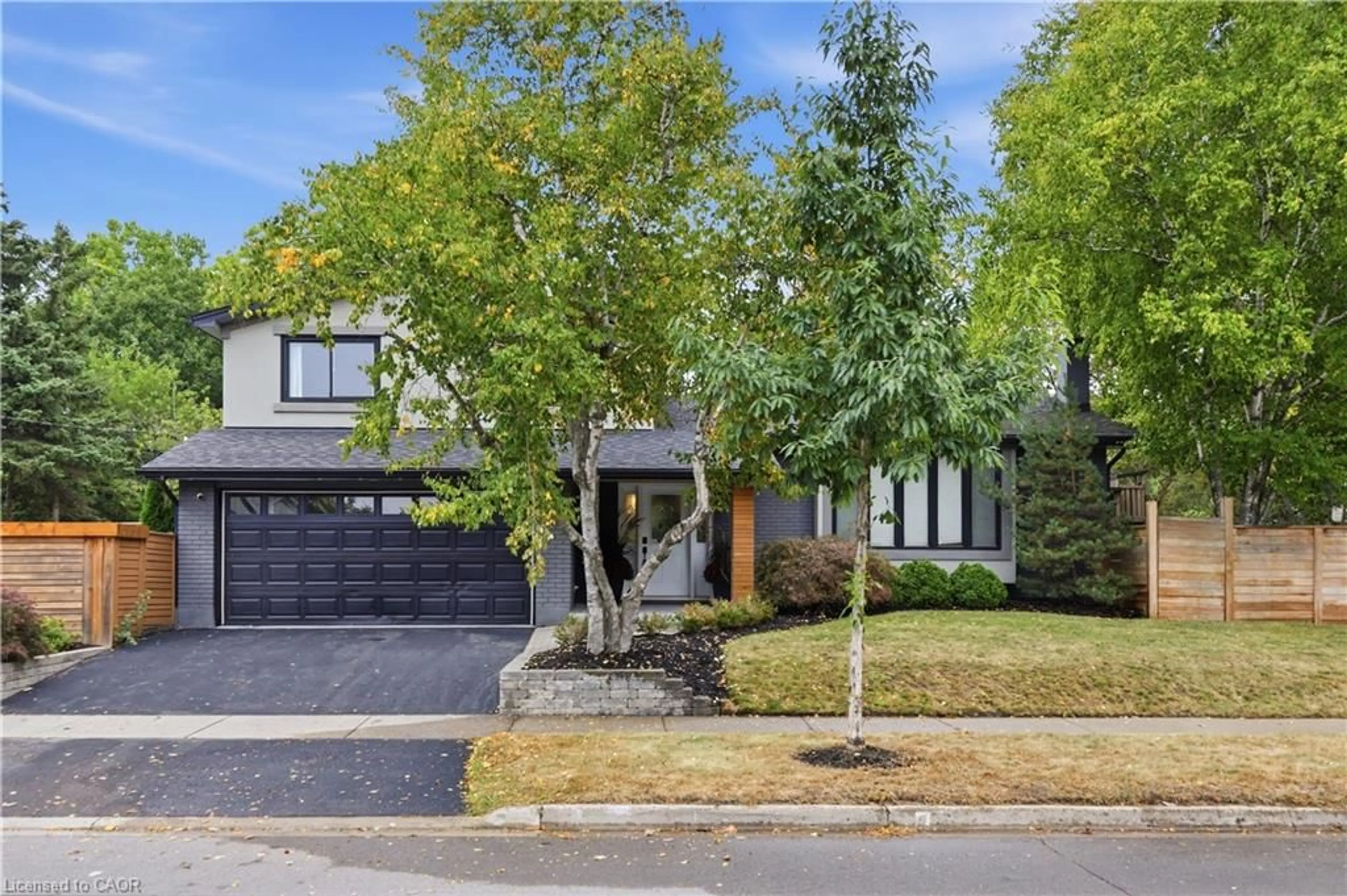 Home with brick exterior material, street for 134 Fairwood Pl, Burlington Ontario L7T 4B6