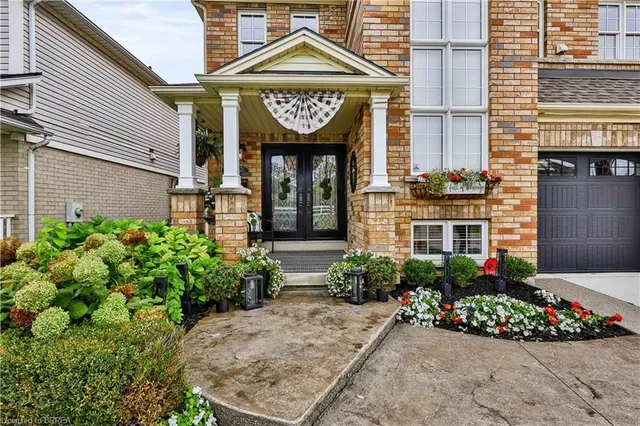 30 Waldie Cres, Brantford 2