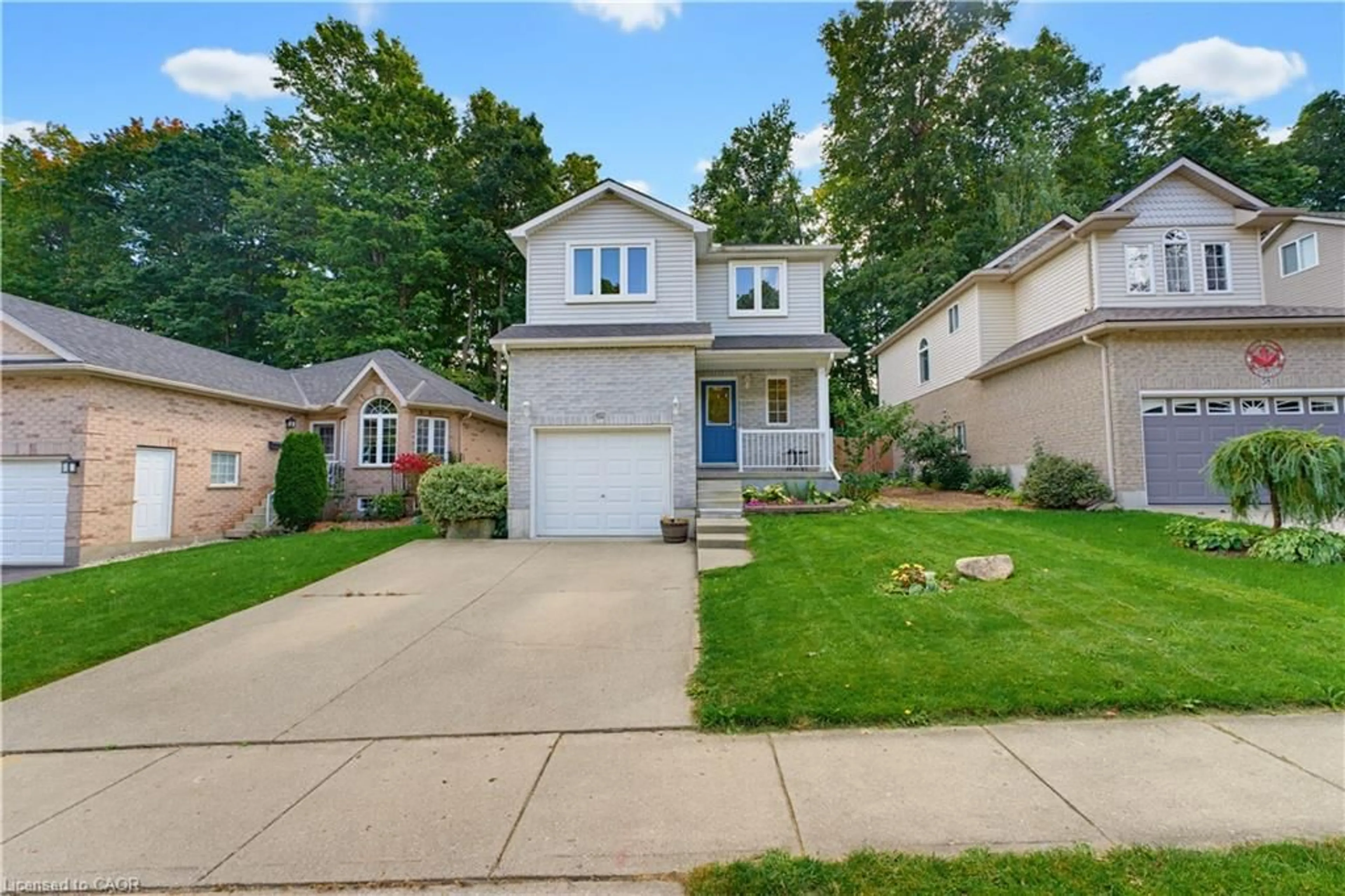 Home with vinyl exterior material, street for 62 Potters Way, Woodstock Ontario N4S 9A1