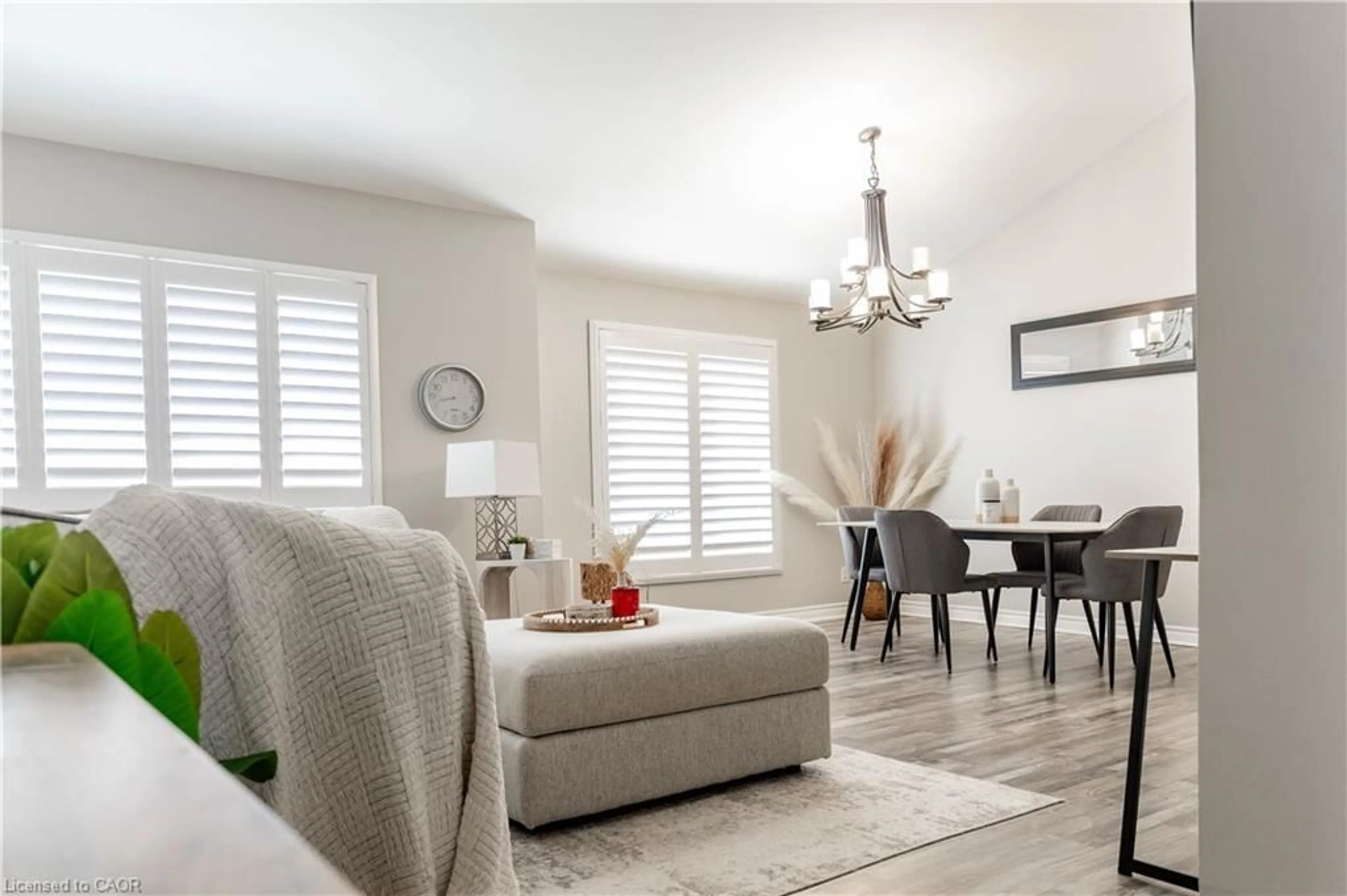 Living room with furniture, unknown for 82 Overlea Dr, Kitchener Ontario N2M 1T1