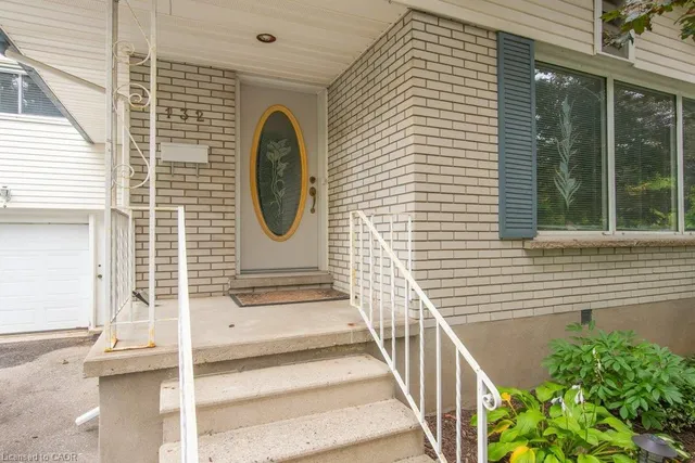 132 Forest Hill Dr, Kitchener 5