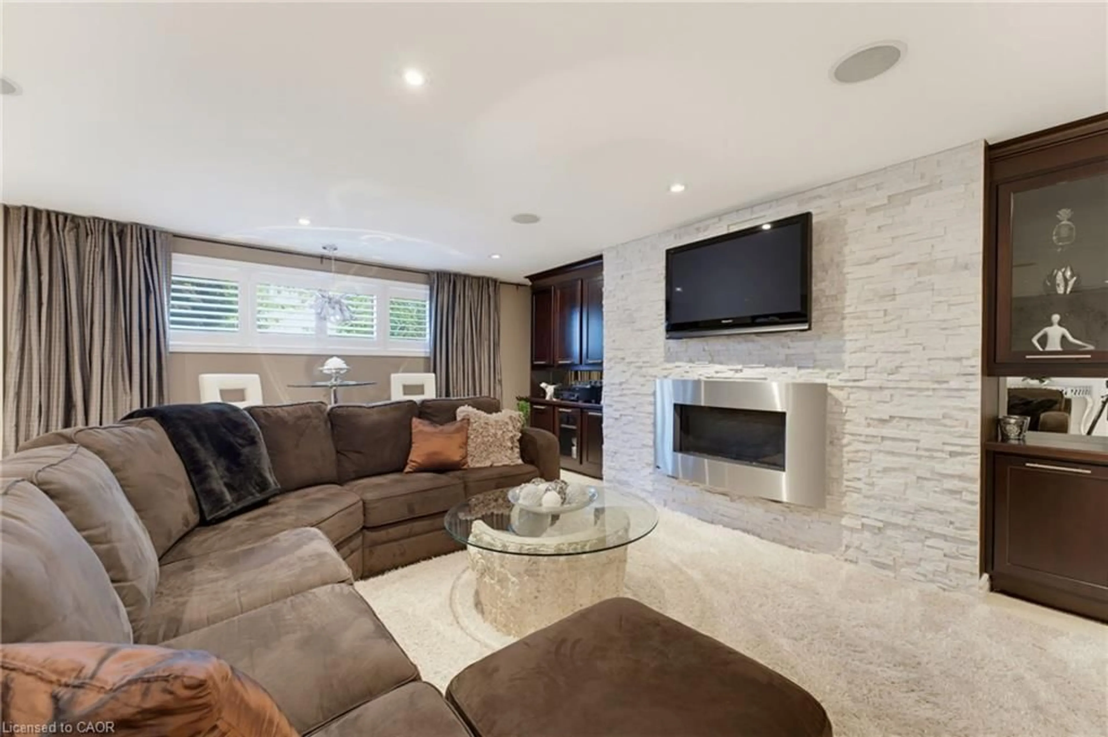 Living room with furniture, unknown for 77 Yellow Birch Dr, Kitchener Ontario N2N 2M3