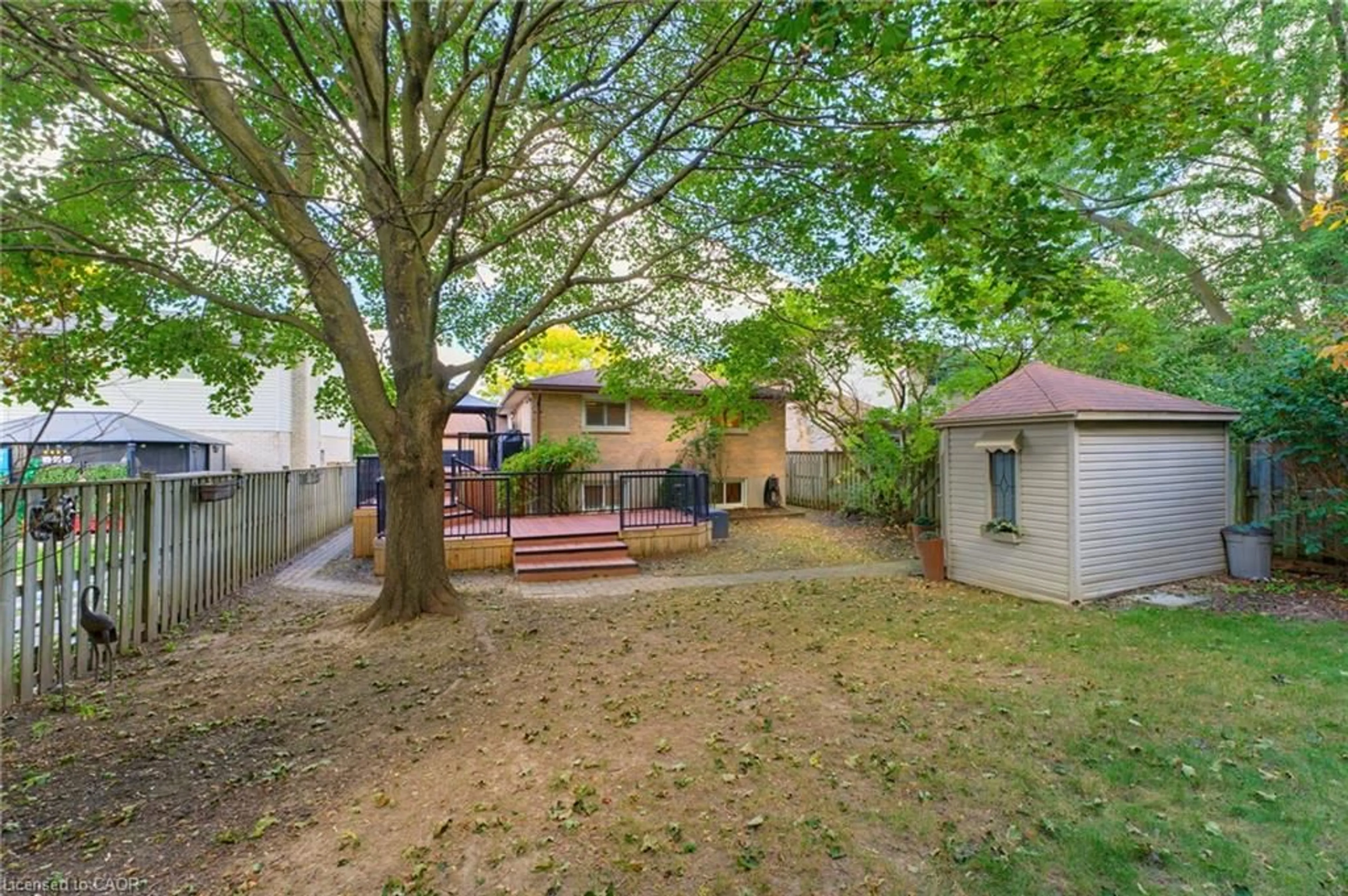 Patio, street for 77 Yellow Birch Dr, Kitchener Ontario N2N 2M3