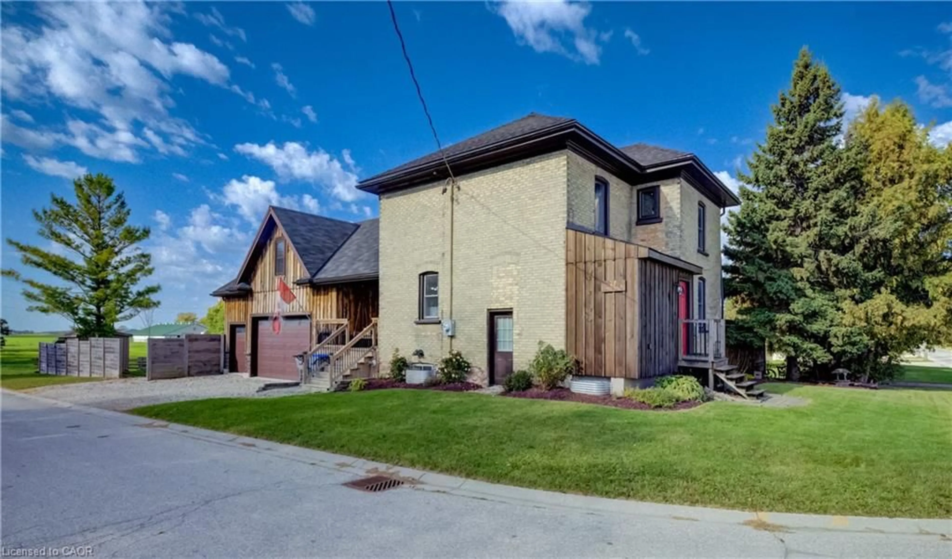 Home with brick exterior material, street for 27 Mill St, Milverton Ontario N0K 1M0
