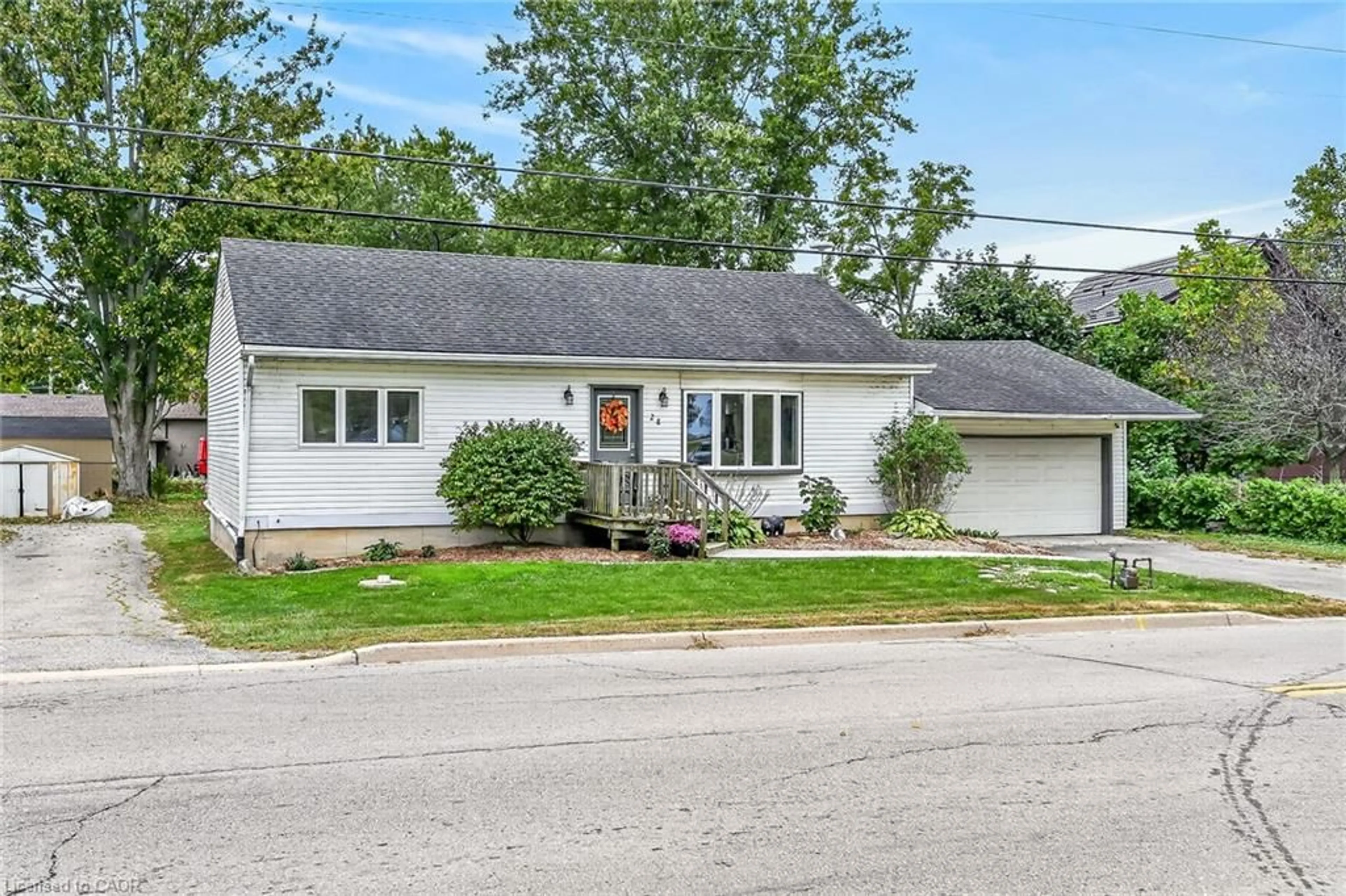 Unknown for 28 Nelles St, York Ontario N0A 1R0