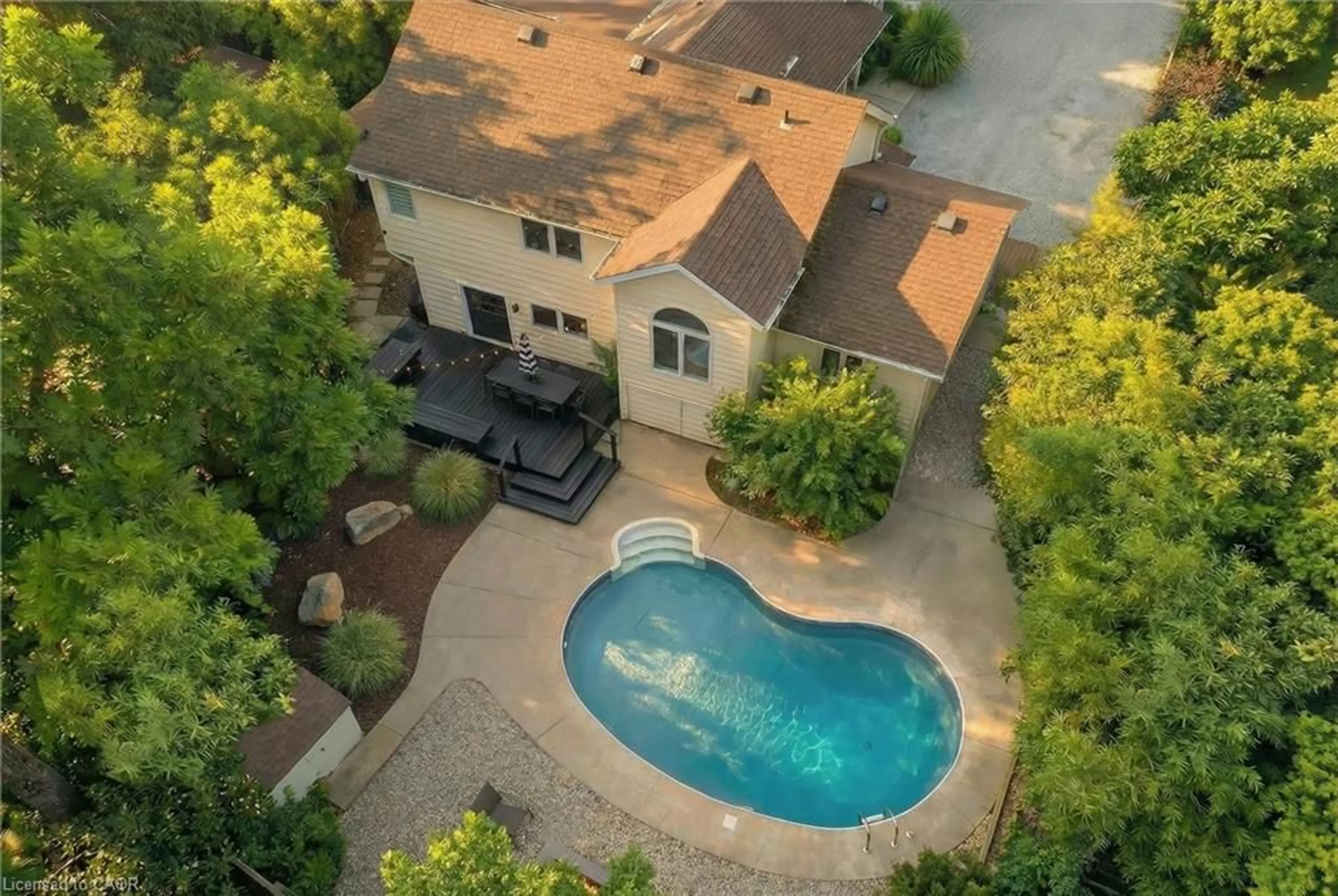 A pic from outside/outdoor area/front of a property/back of a property/a pic from drone, water/lake/river/ocean view for 59 Shakespeare Ave, Niagara-on-the-Lake Ontario L0S 1J0