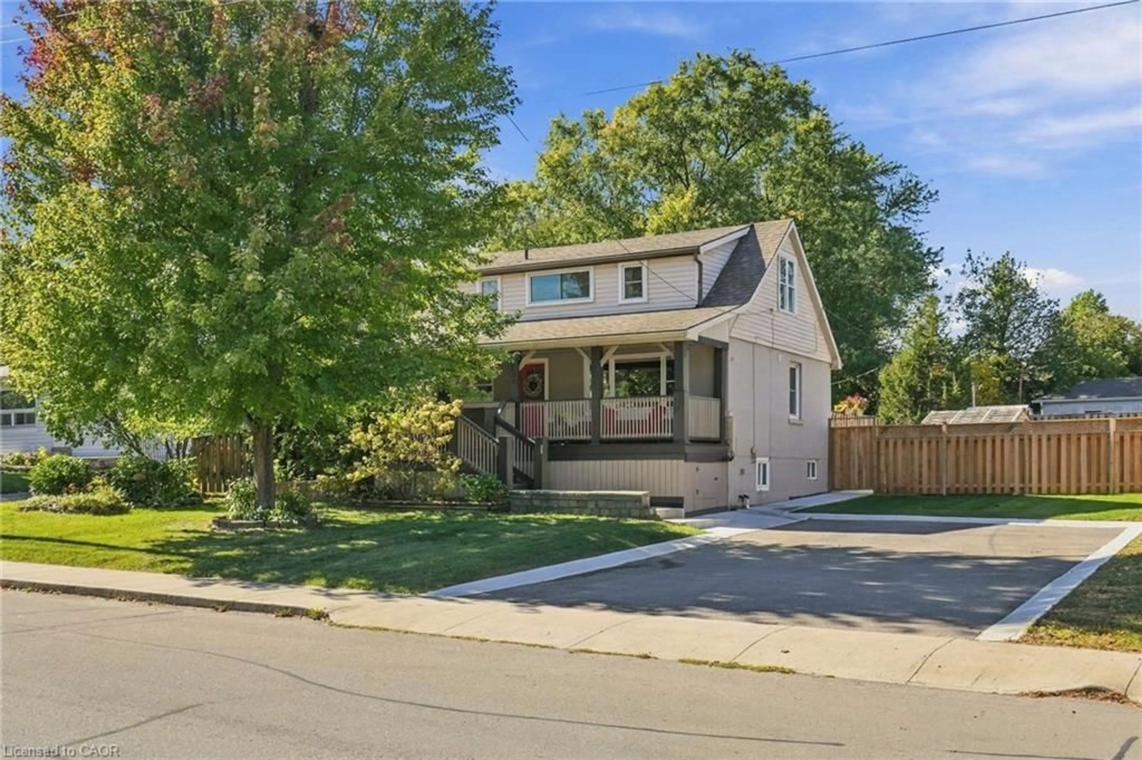 Home with vinyl exterior material, street for 346 Hawkridge Ave, Hamilton Ontario L9C 3L4